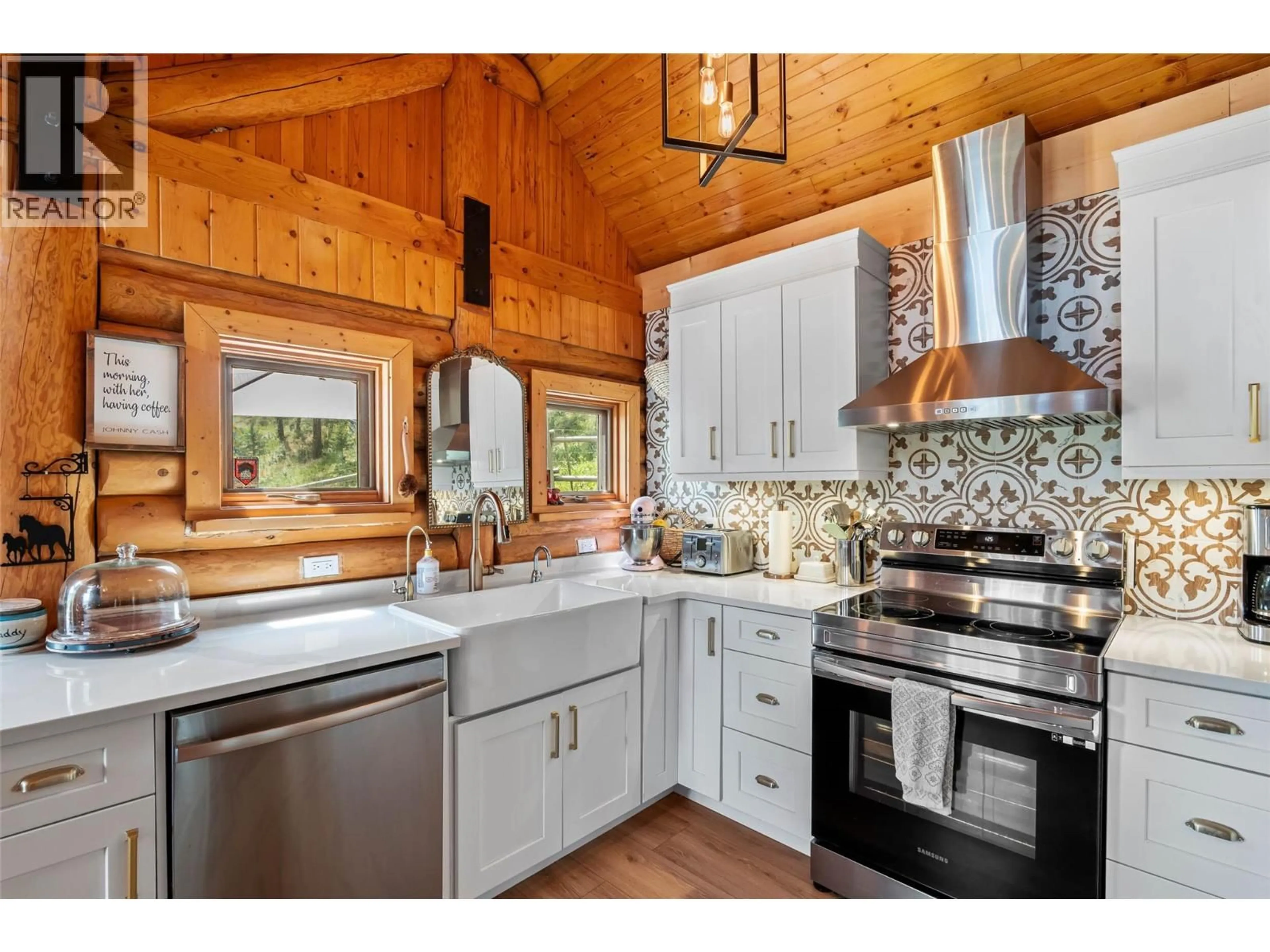 Rustic kitchen, unknown for 8585 WESTSYDE ROAD, Kamloops British Columbia V2B8S3