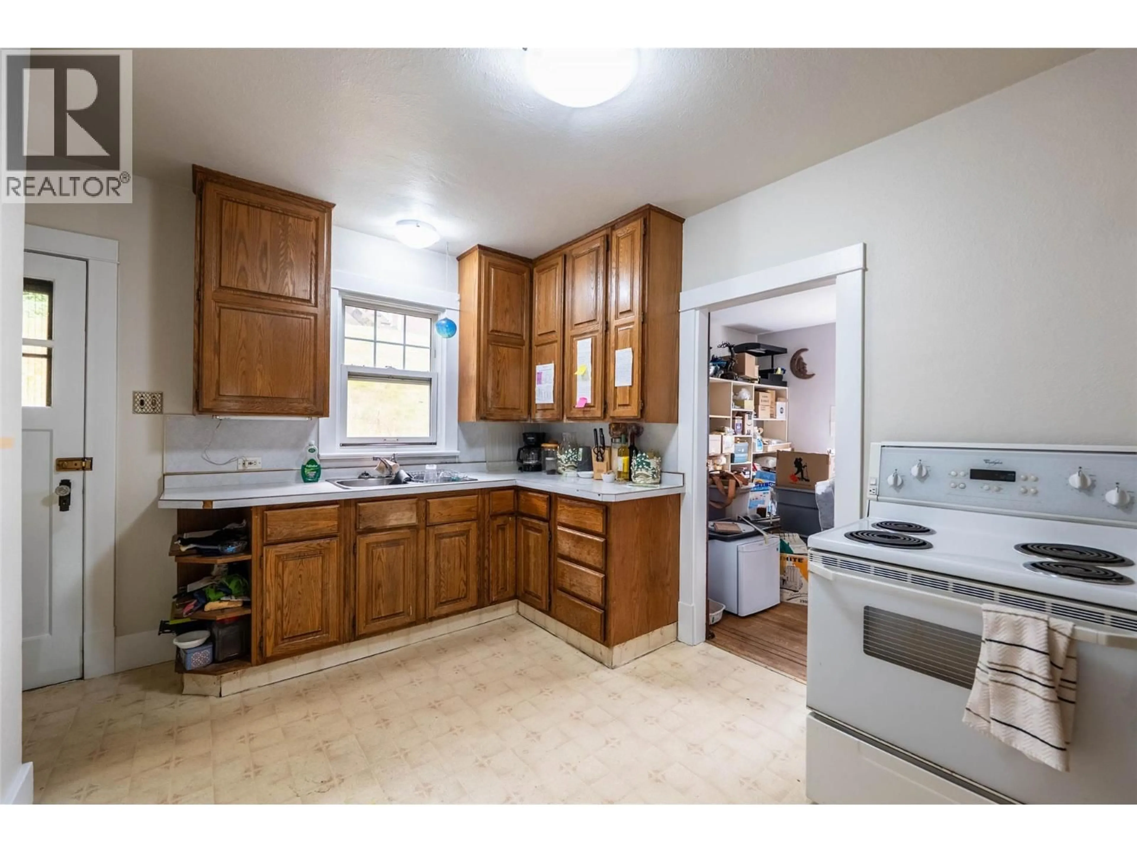 Standard kitchen, ceramic/tile floor for 220-222 VERNON STREET, Nelson British Columbia V1L4E2