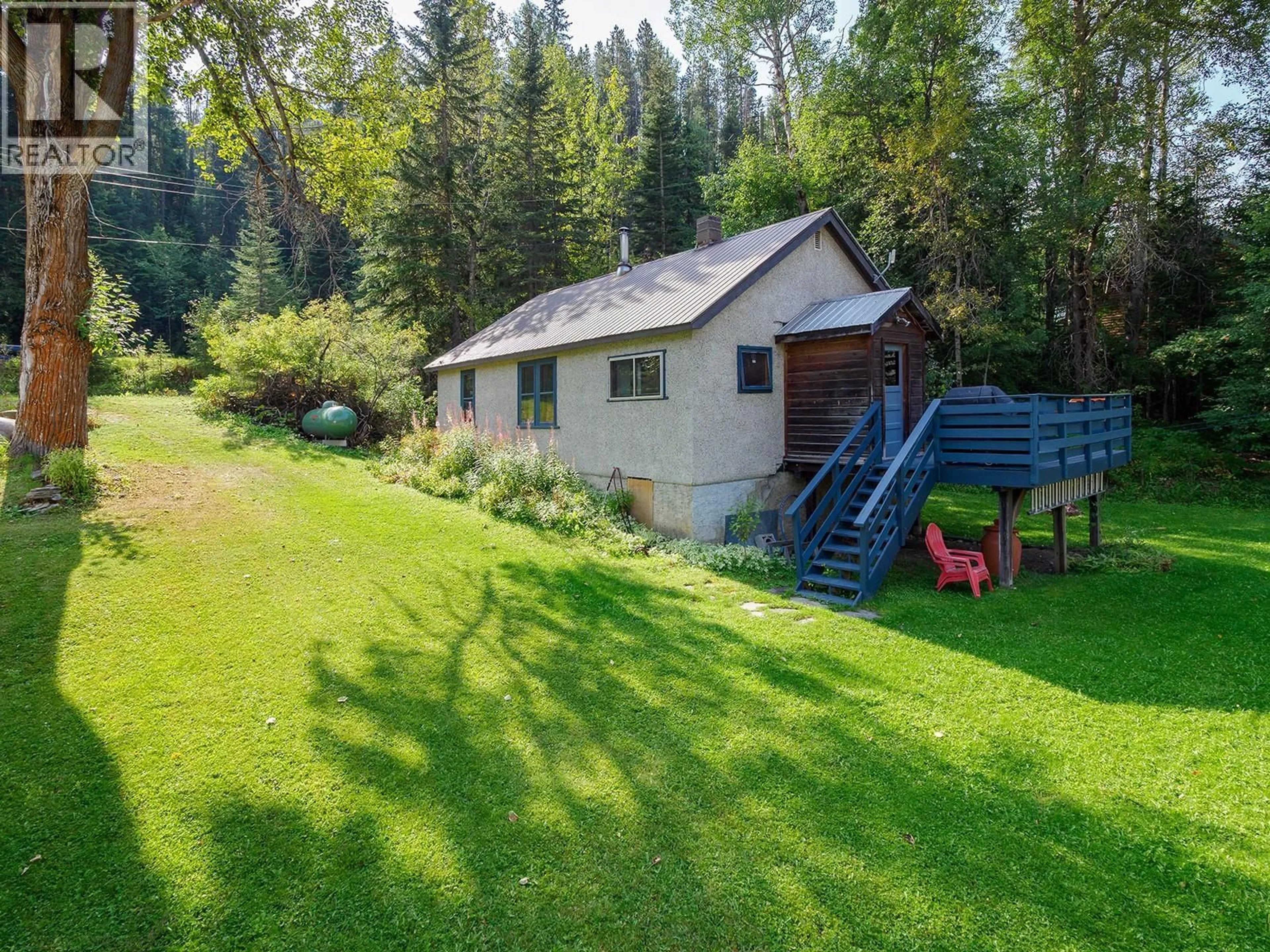 A pic from outside/outdoor area/front of a property/back of a property/a pic from drone, unknown for 307 2ND AVENUE, Field British Columbia V0A1G0