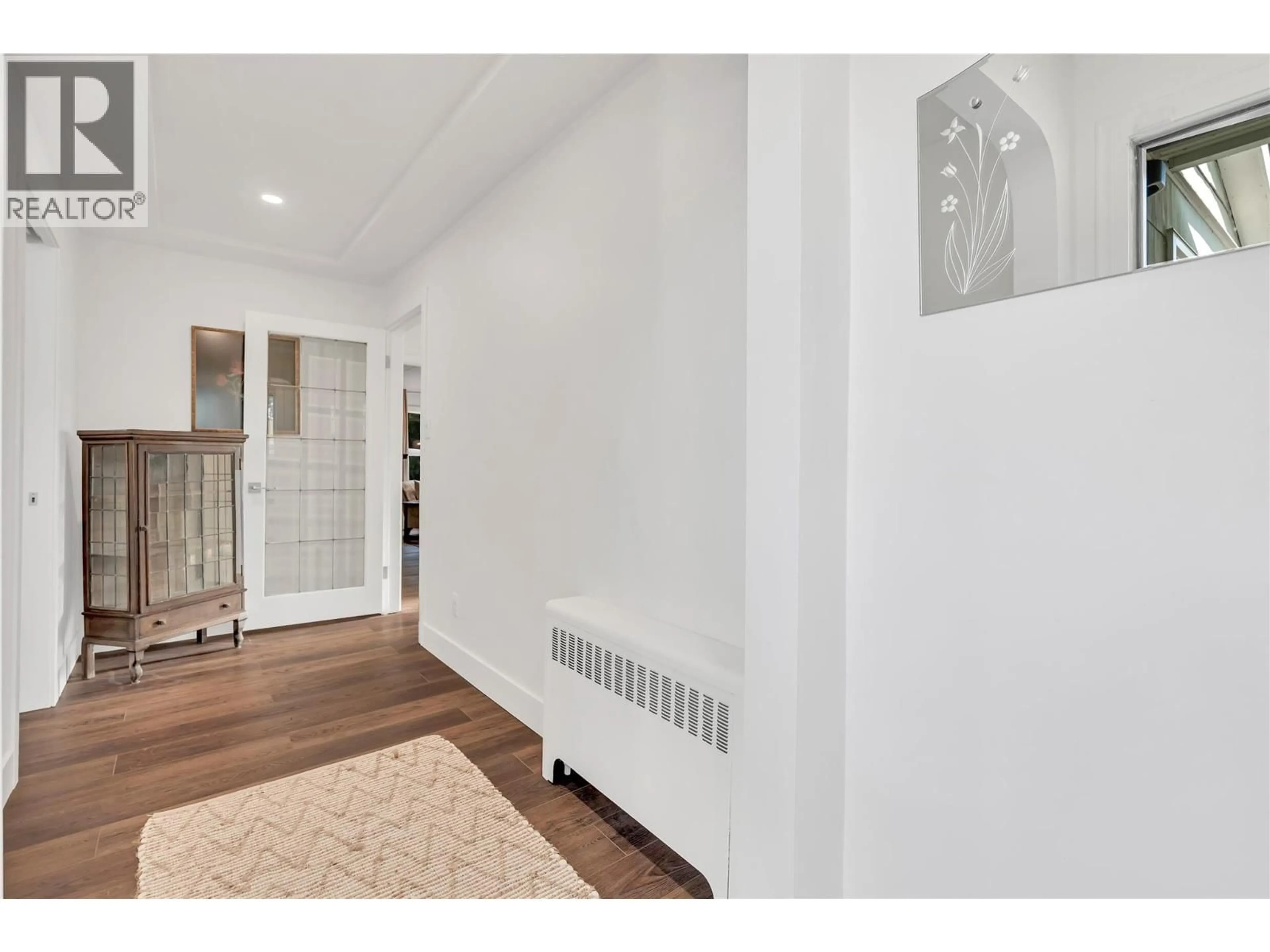 Indoor entryway for 345 WINDSOR AVENUE, Penticton British Columbia V2A2K5