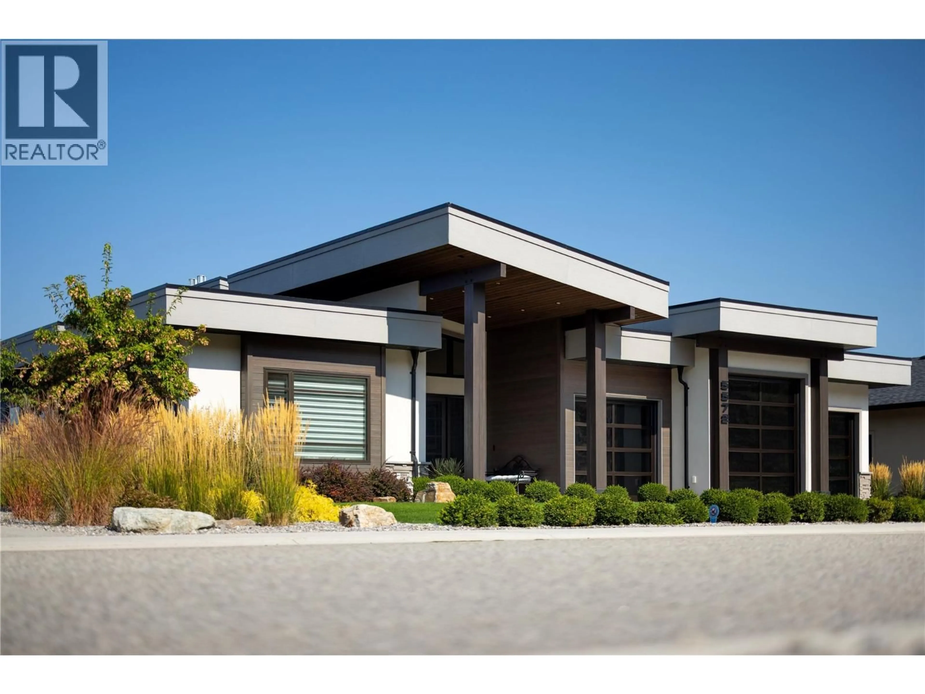 Home with brick exterior material, building for 5572 UPPER MISSION DRIVE, Kelowna British Columbia V1W5M4