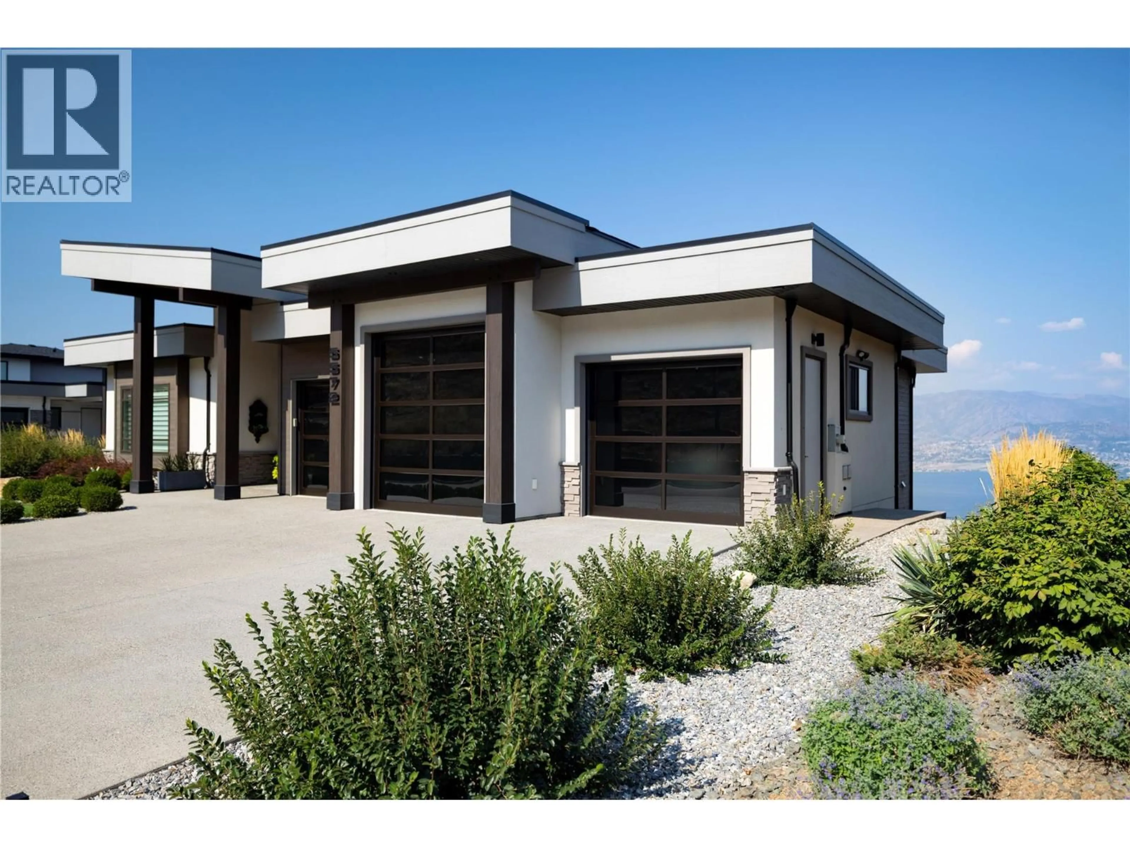 Home with vinyl exterior material, unknown for 5572 UPPER MISSION DRIVE, Kelowna British Columbia V1W5M4