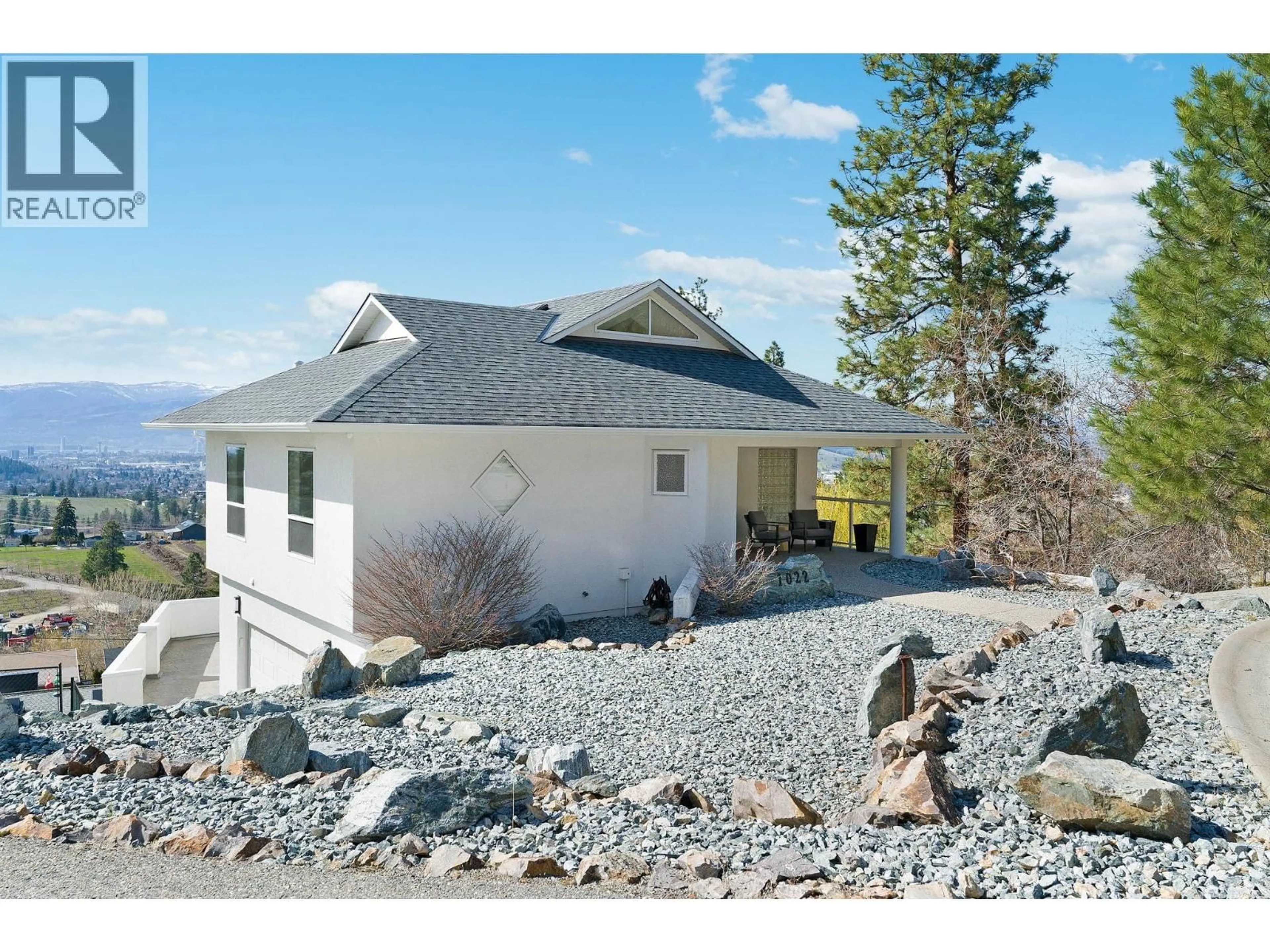 Home with vinyl exterior material, water/lake/river/ocean view for 1022 JAMES HOCKEY PLACE, Kelowna British Columbia V1X7L2