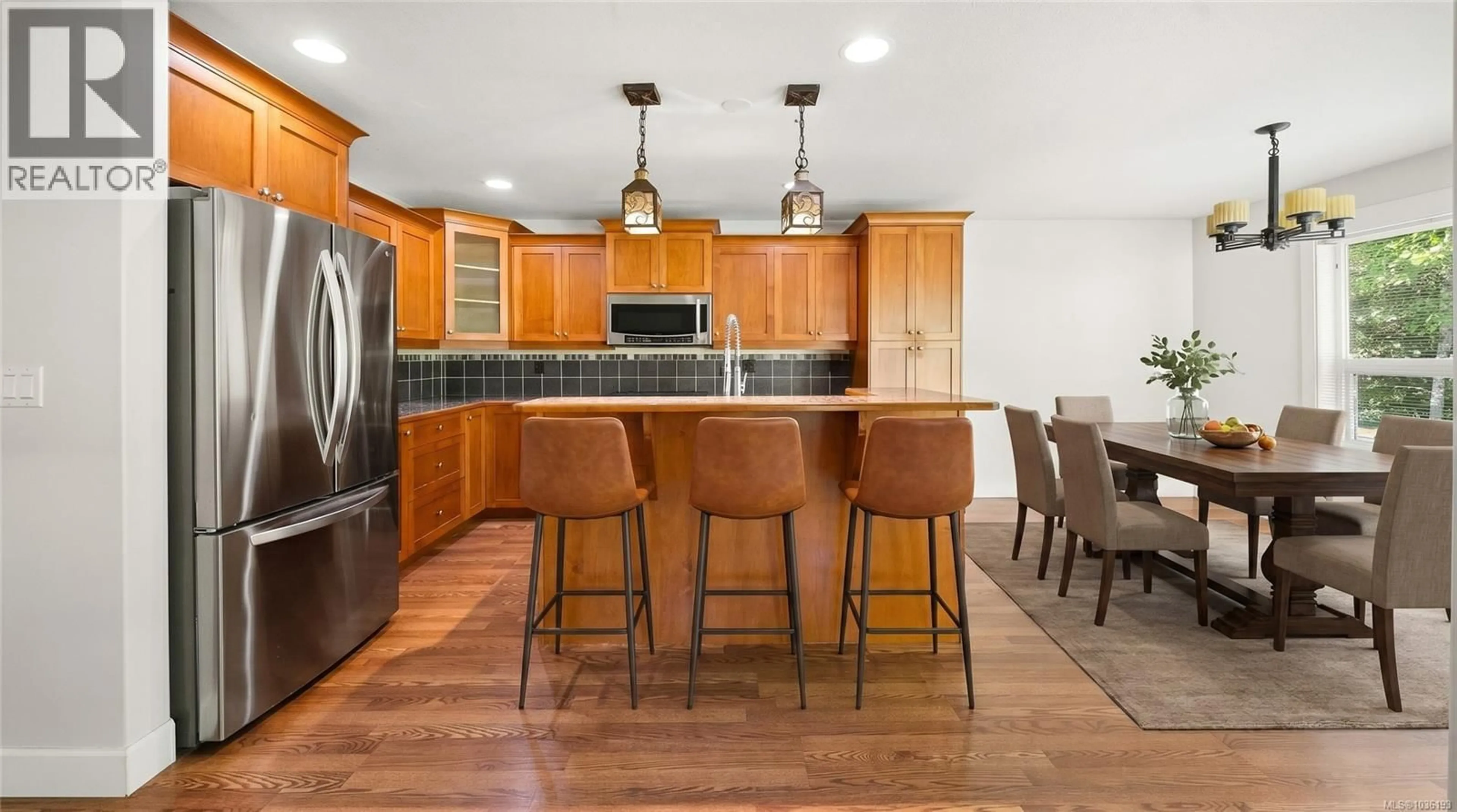 Open concept kitchen, unknown for 1940 WOODRIDGE ROAD, Nanaimo British Columbia V9X1M2