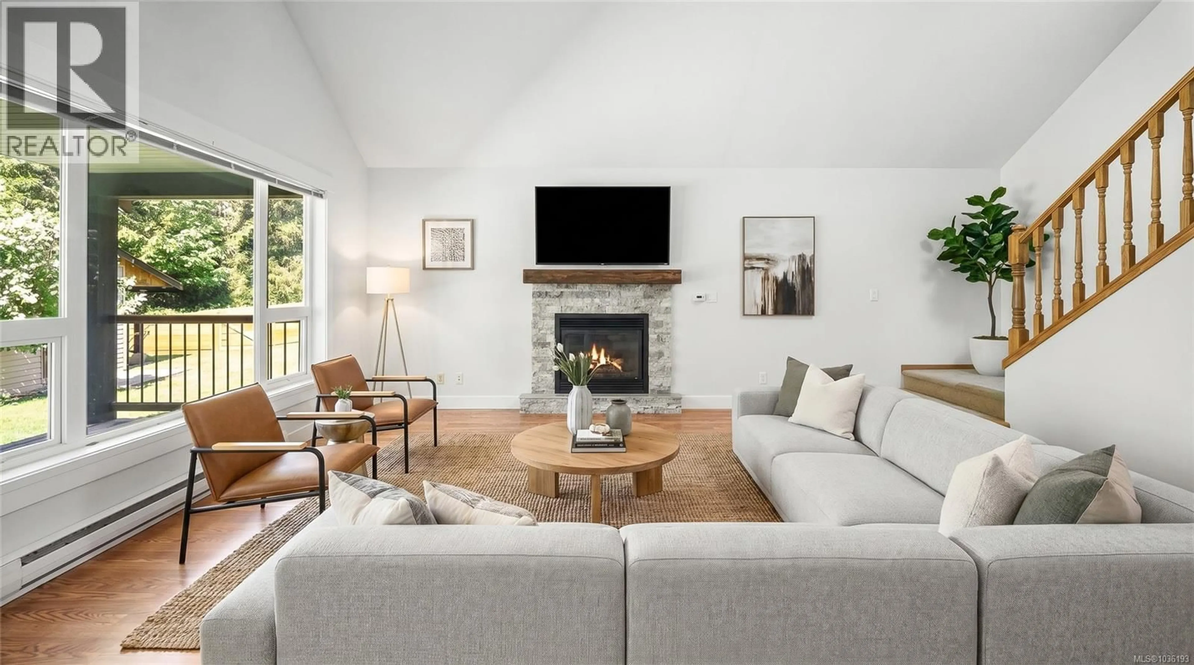 Living room with furniture, unknown for 1940 WOODRIDGE ROAD, Nanaimo British Columbia V9X1M2