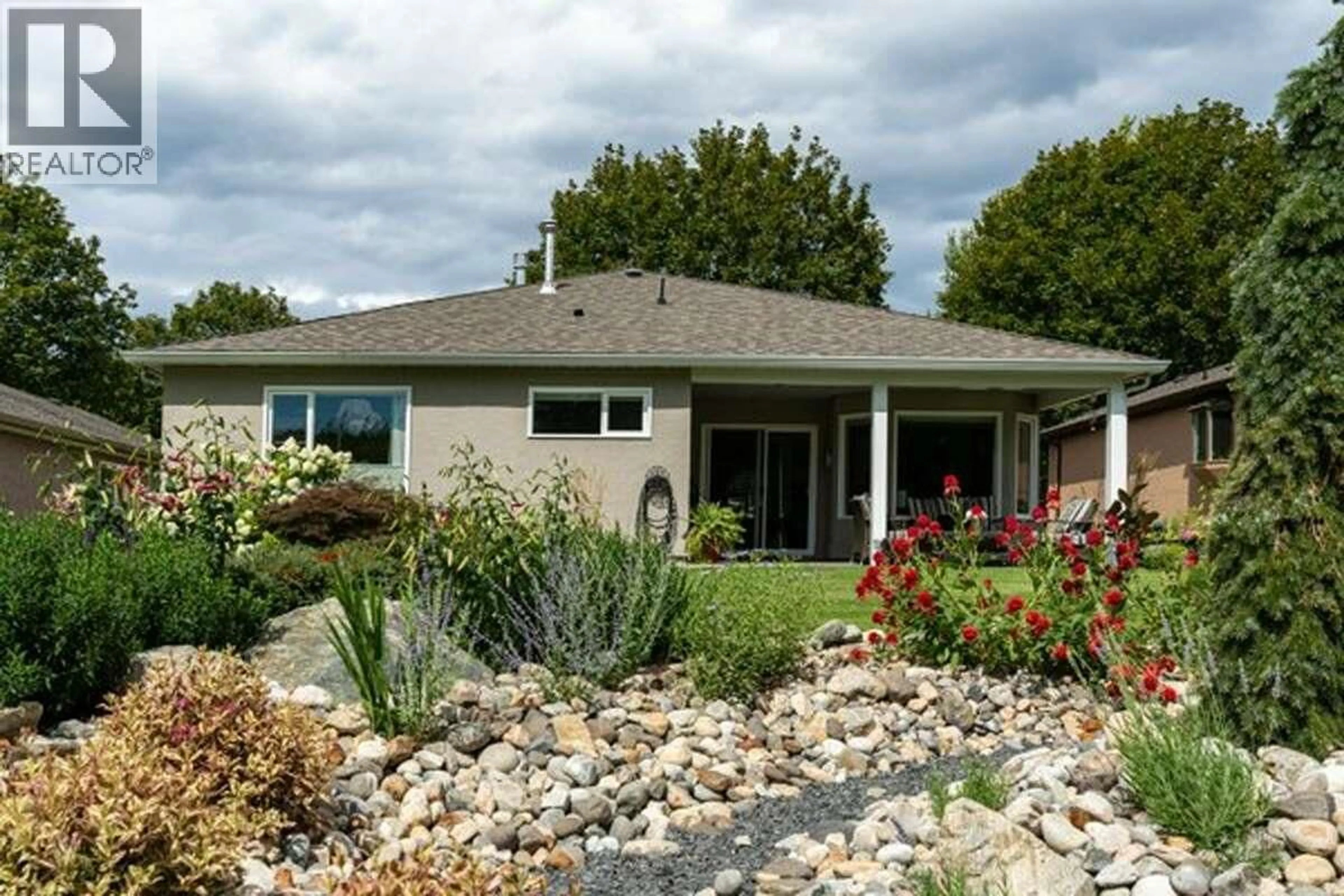 Home with vinyl exterior material, water/lake/river/ocean view for 98 - 615 GLENMEADOWS ROAD, Kelowna British Columbia V1V1N9