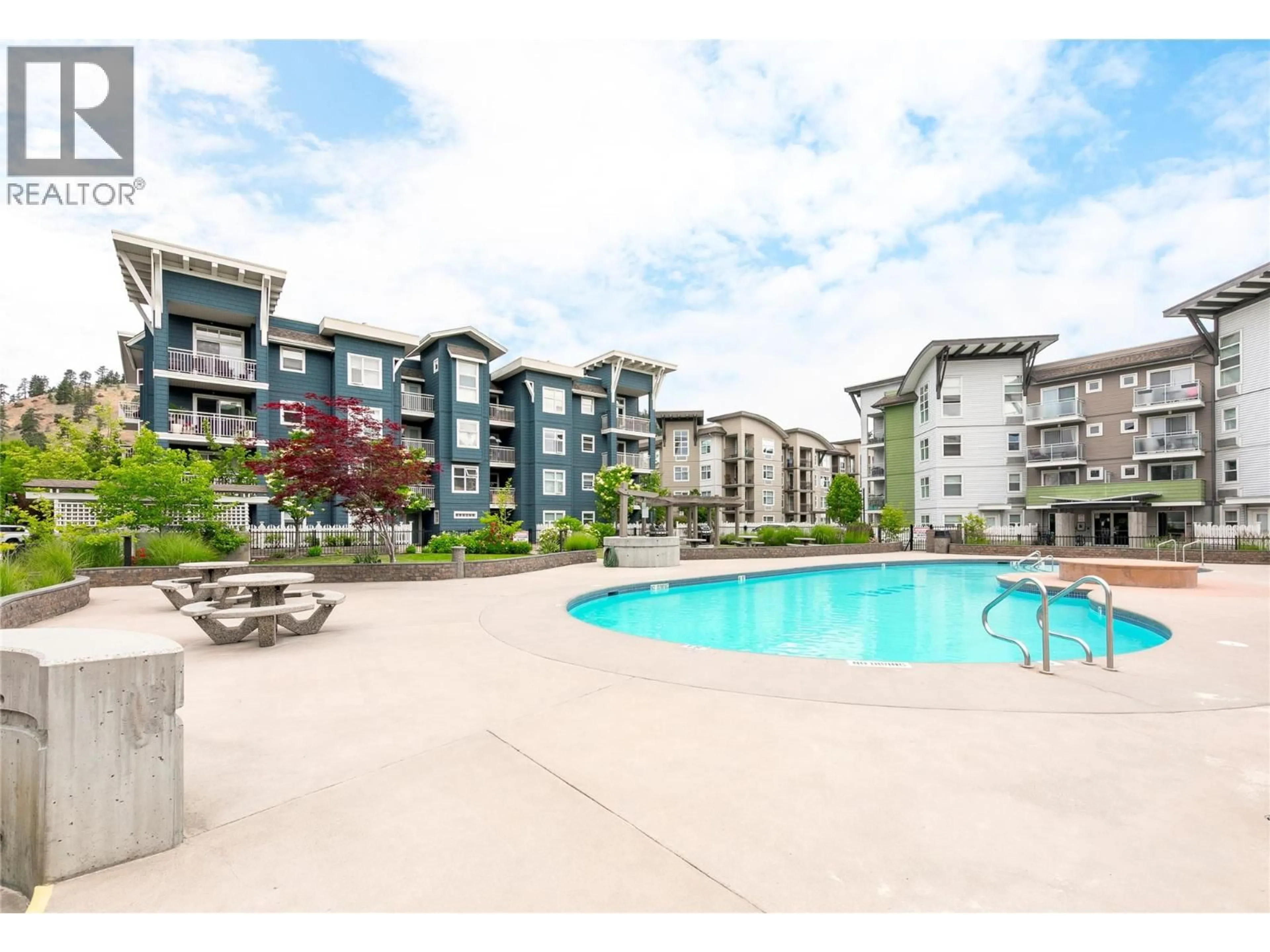 Pool for 417 - 567 YATES ROAD, Kelowna British Columbia V1V2V4