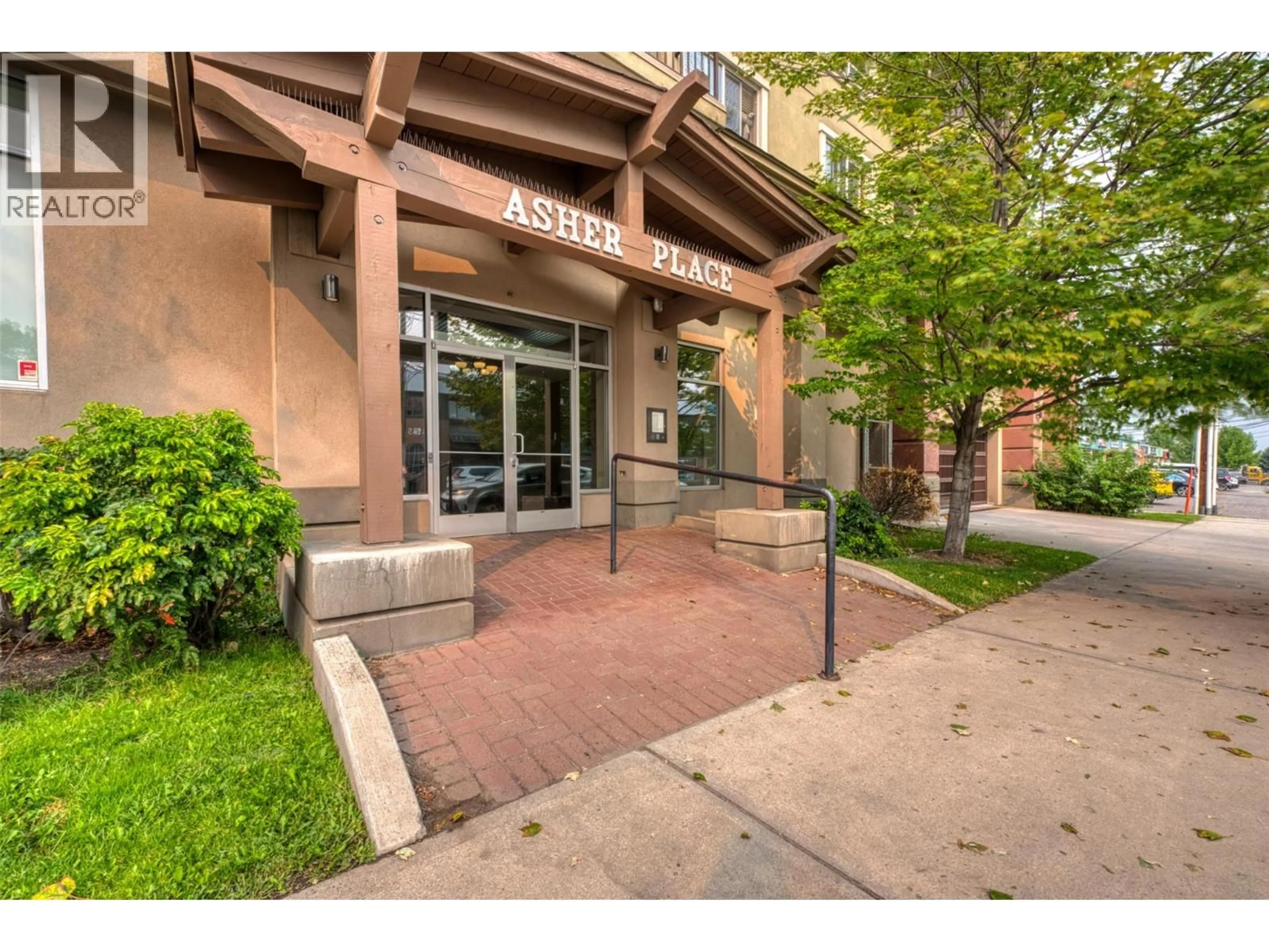 Indoor foyer for 302 - 140 ASHER ROAD, Kelowna British Columbia V1X3H6