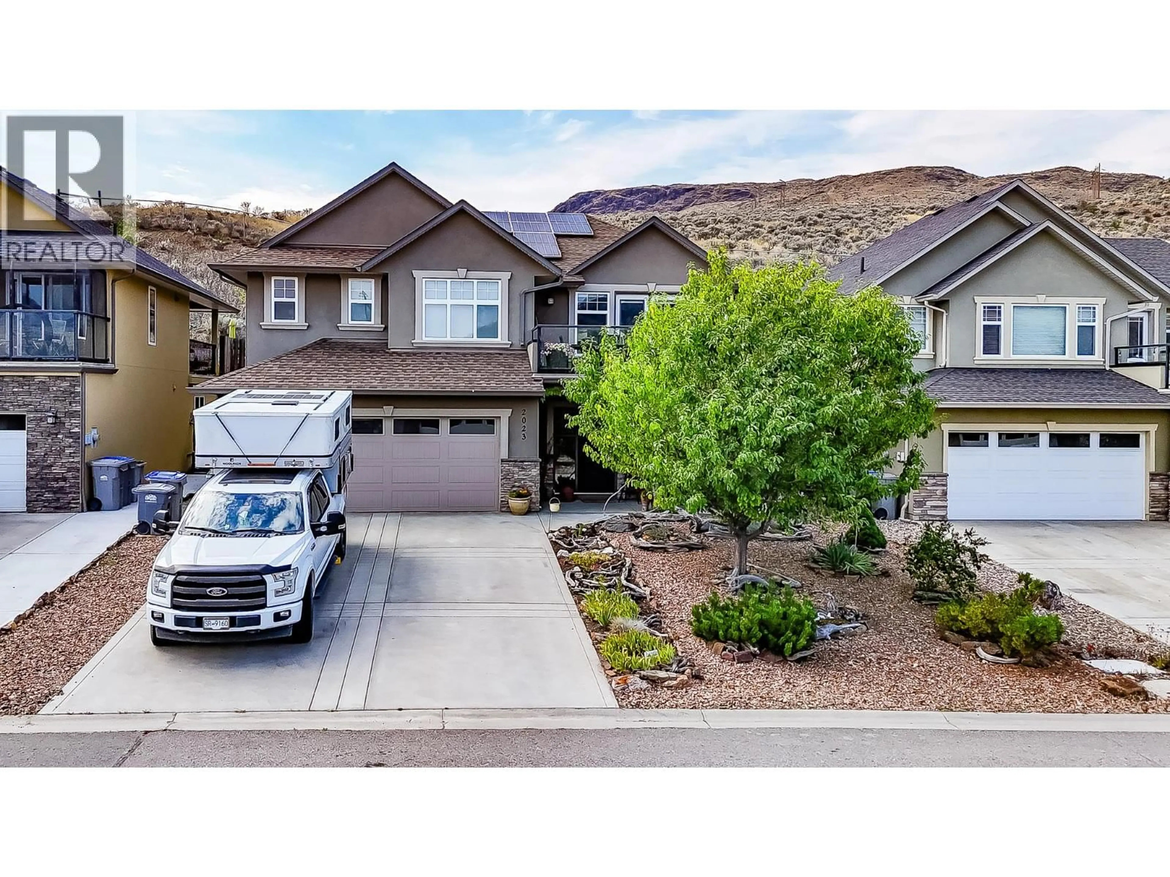 Home with vinyl exterior material, street for 2023 SADDLEBACK DRIVE, Kamloops British Columbia V2B0A6