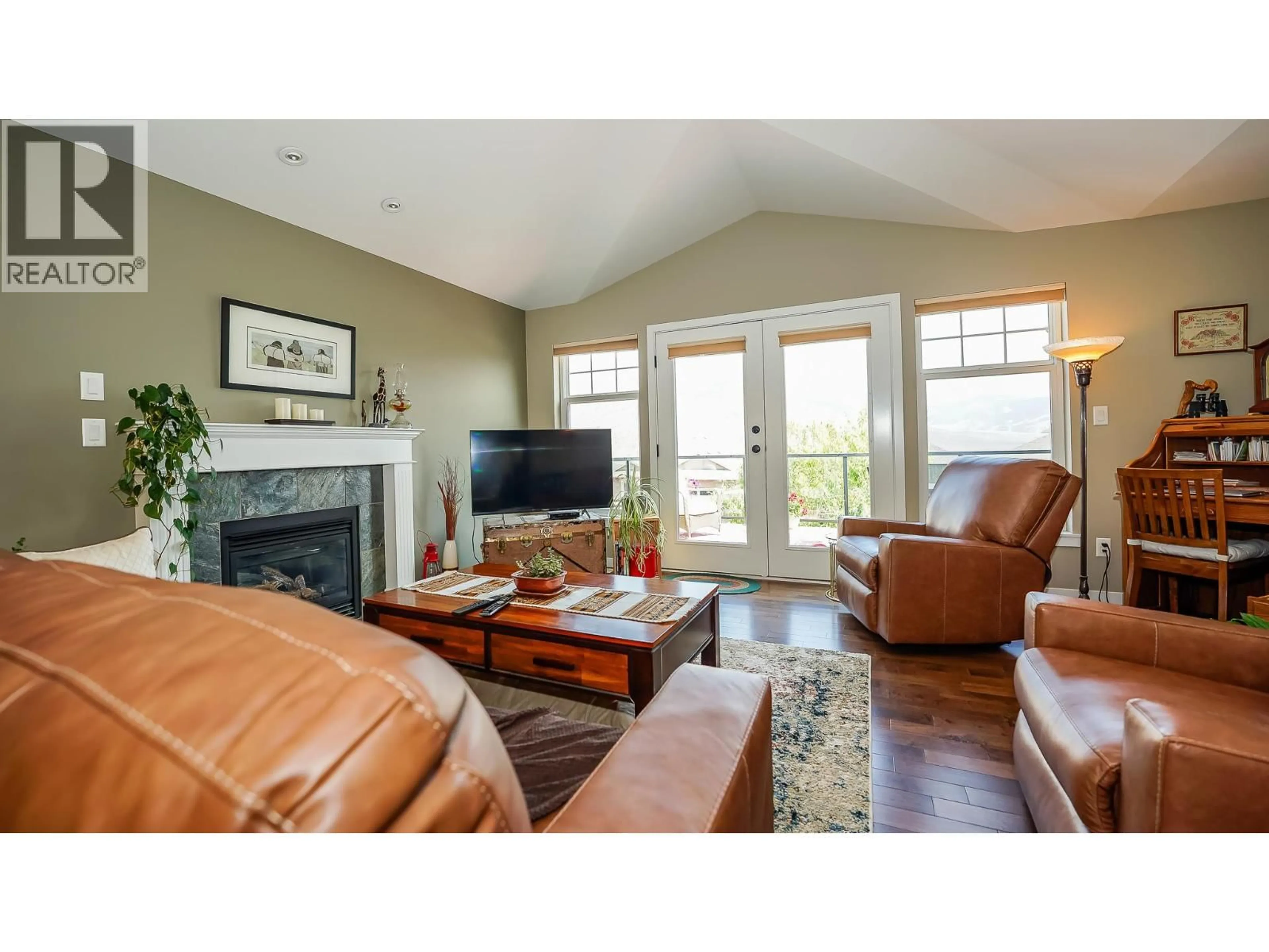 Living room with furniture, unknown for 2023 SADDLEBACK DRIVE, Kamloops British Columbia V2B0A6