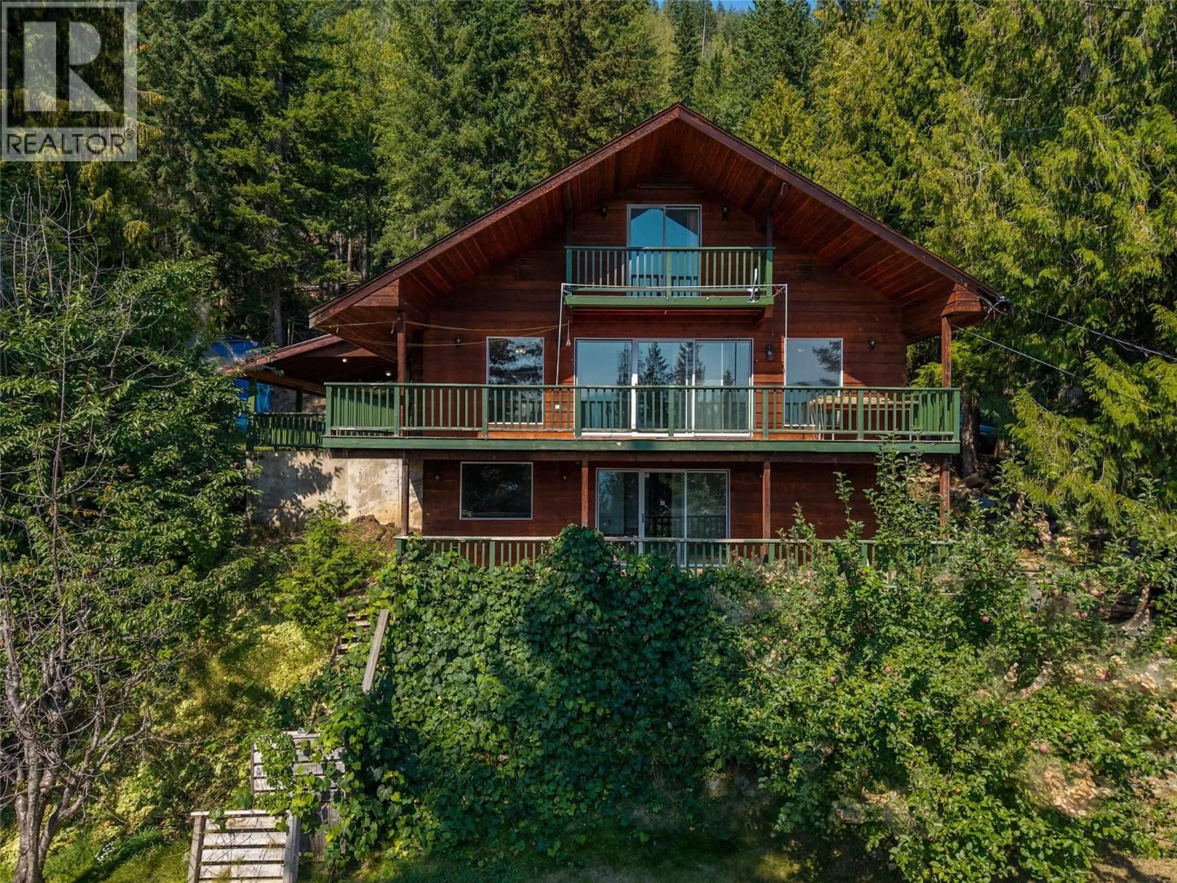 A pic from outside/outdoor area/front of a property/back of a property/a pic from drone, unknown for 2795 VICKERS TRAIL, Anglemont British Columbia V0E1M8