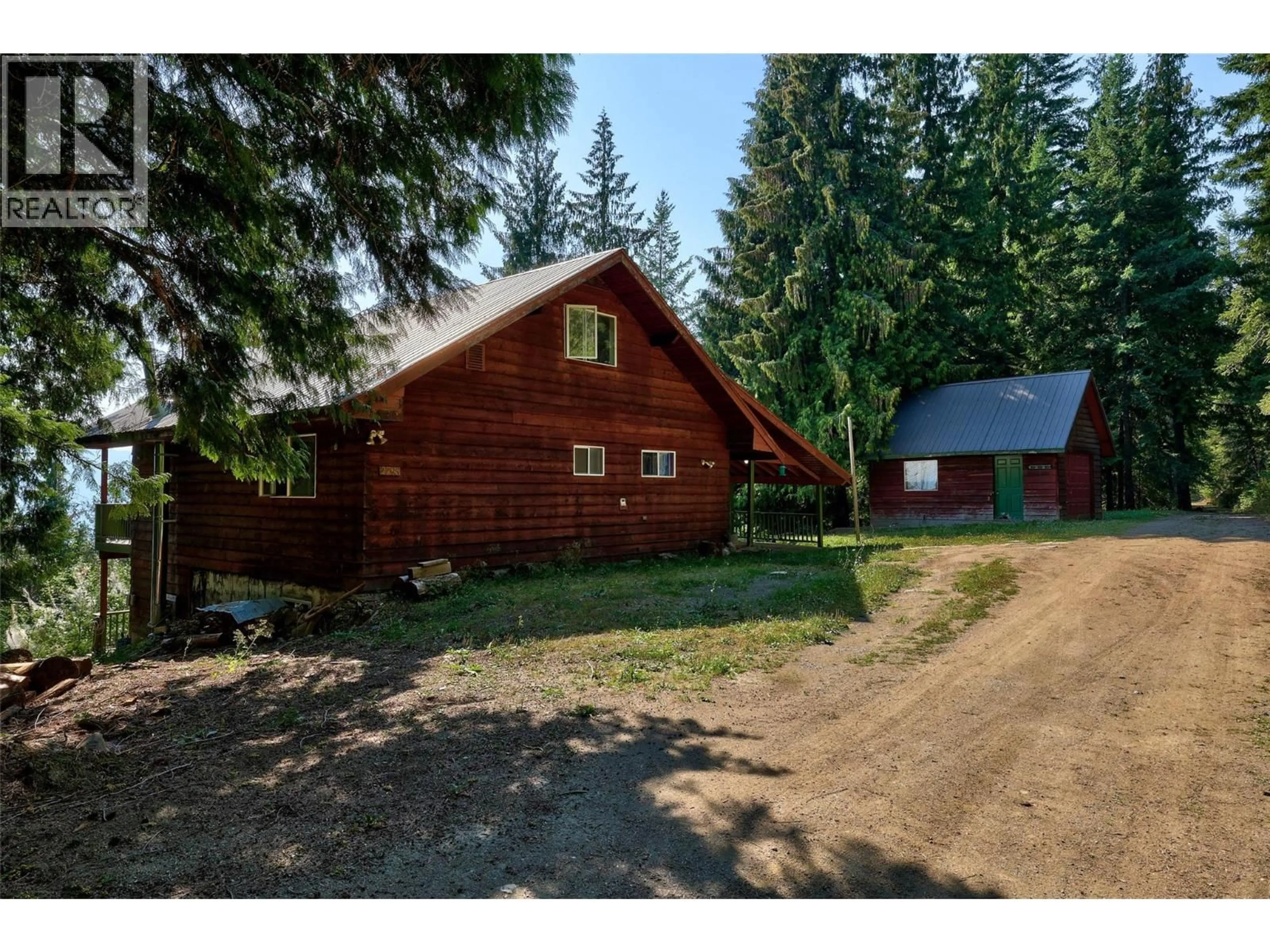 A pic from outside/outdoor area/front of a property/back of a property/a pic from drone, unknown for 2795 VICKERS TRAIL, Anglemont British Columbia V0E1M8