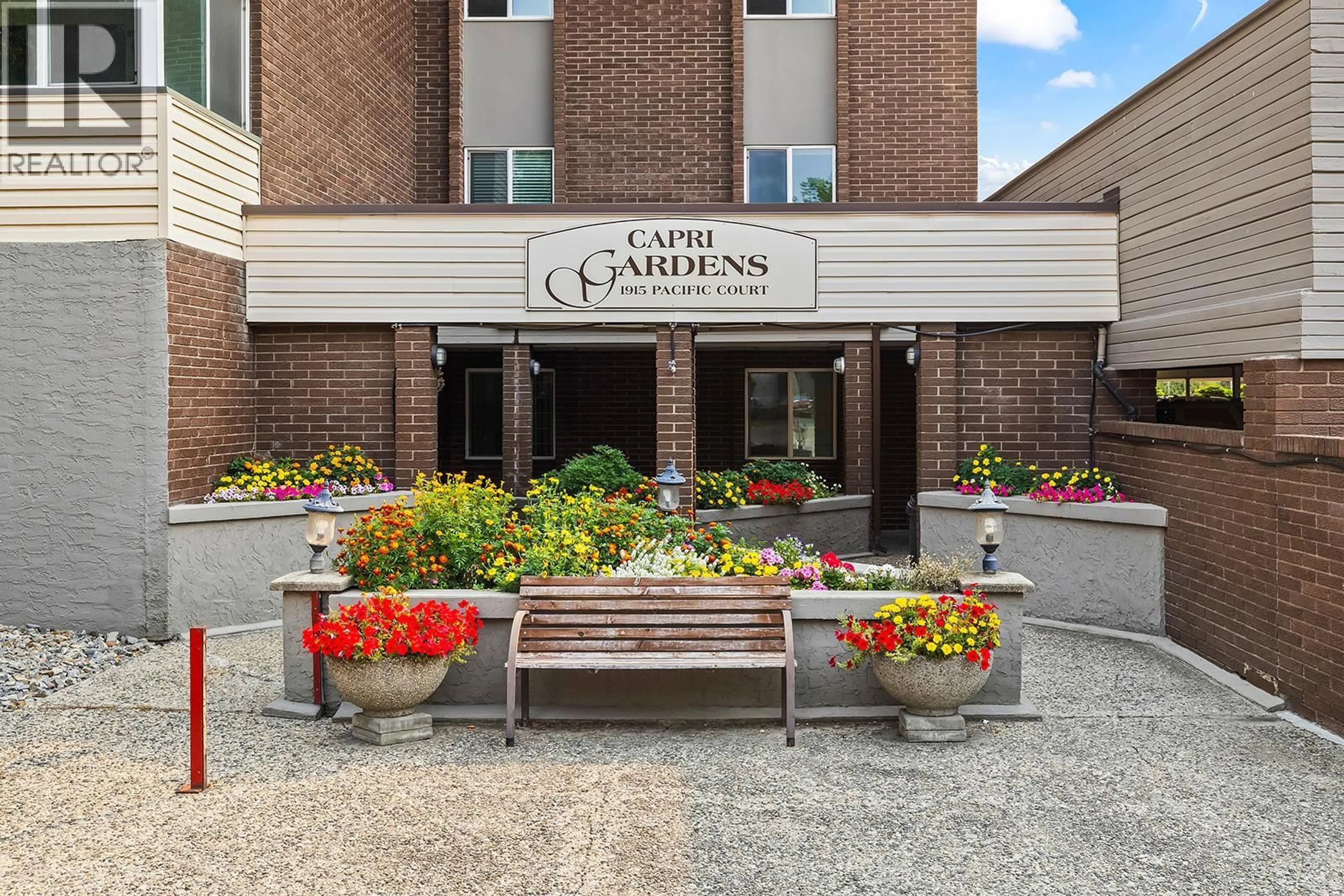 Lobby for 204 - 1915 PACIFIC COURT, Kelowna British Columbia V1Y8B3