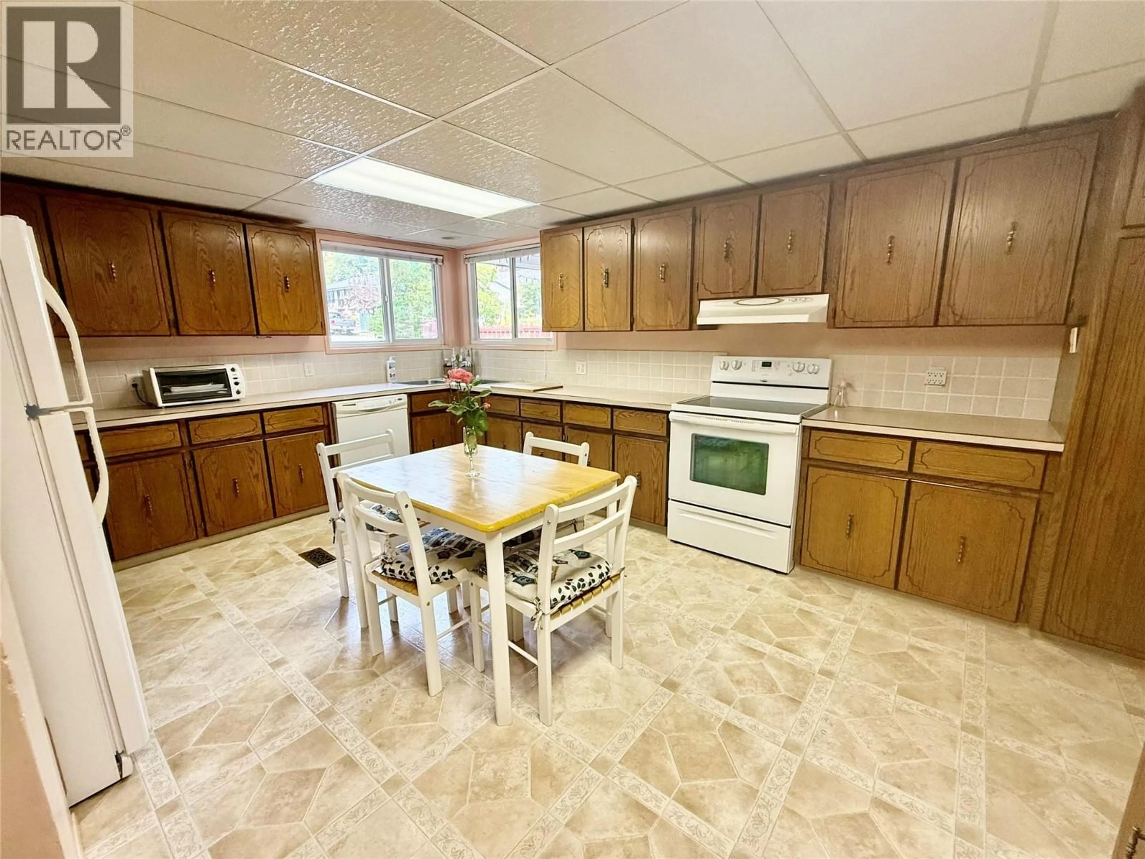 Standard kitchen, ceramic/tile floor for 790 CARLYLE STREET, Warfield British Columbia V1R2E7