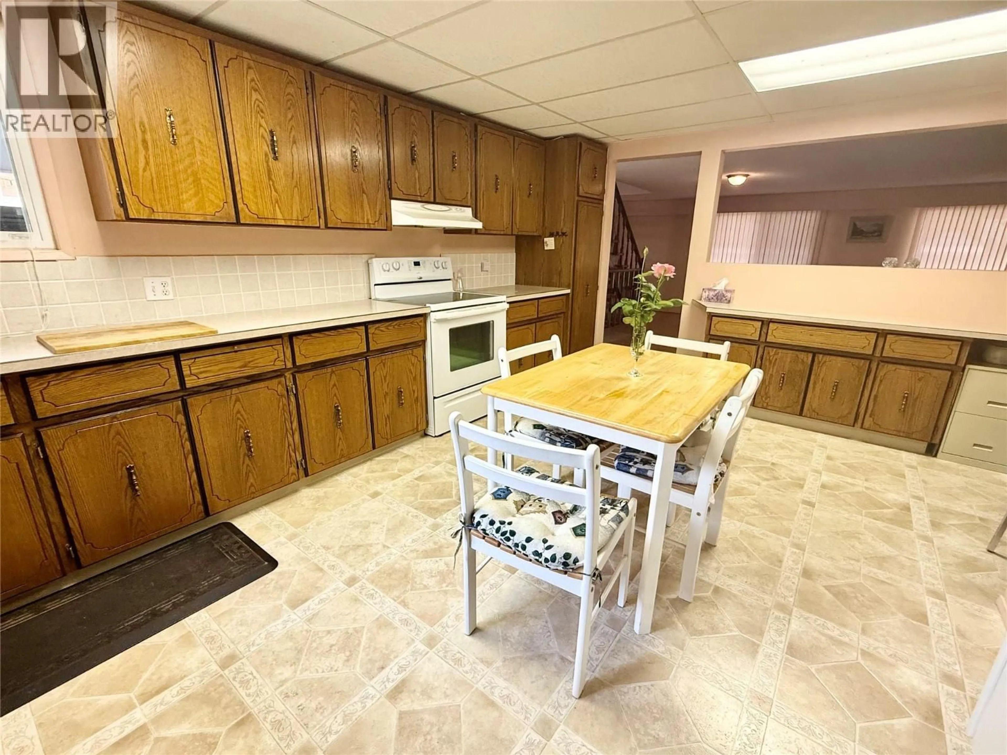 Standard kitchen, ceramic/tile floor for 790 CARLYLE STREET, Warfield British Columbia V1R2E7