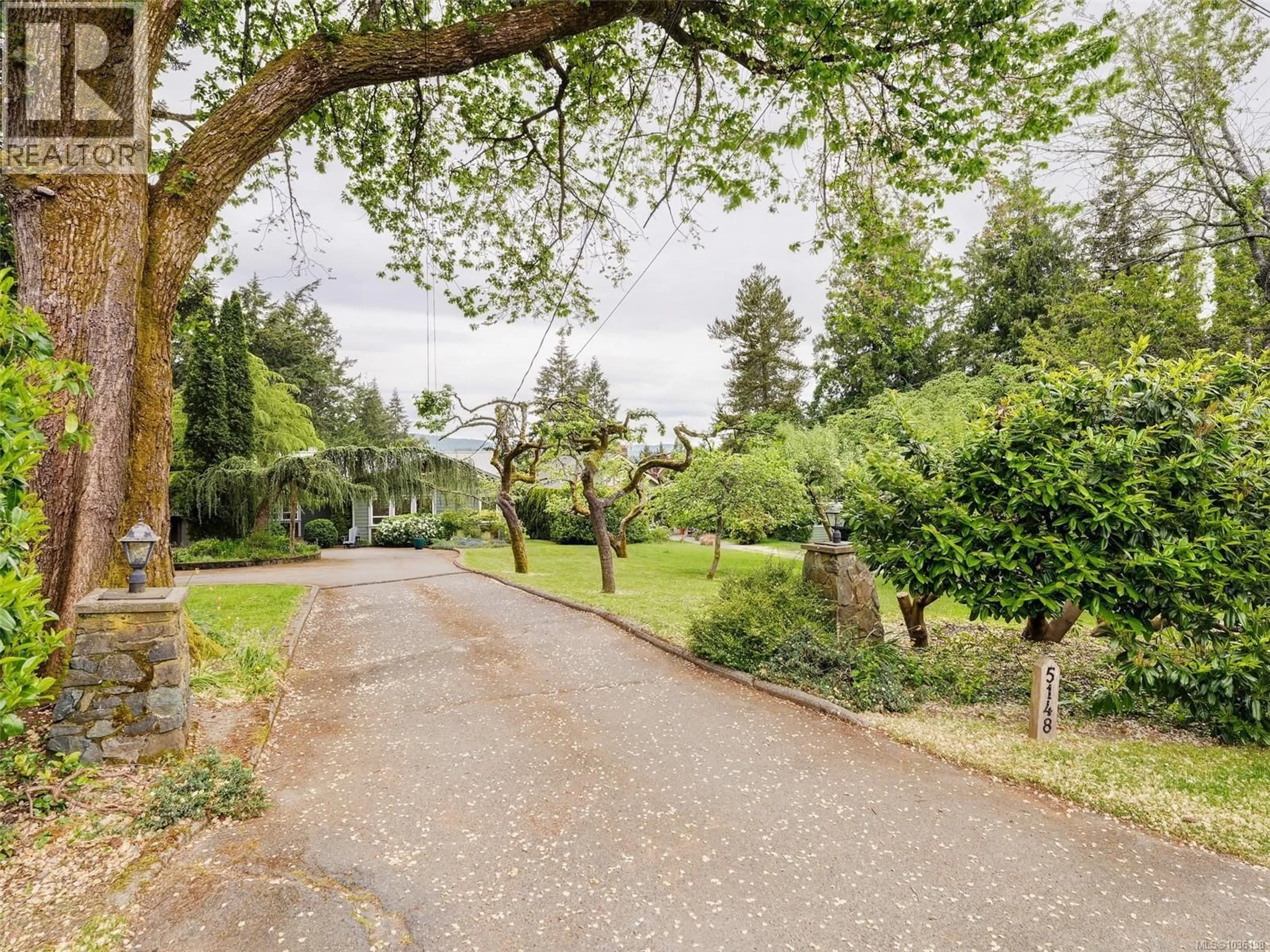 A pic from outside/outdoor area/front of a property/back of a property/a pic from drone, street for 5148 SANTA CLARA AVENUE, Saanich British Columbia V8Y1W4
