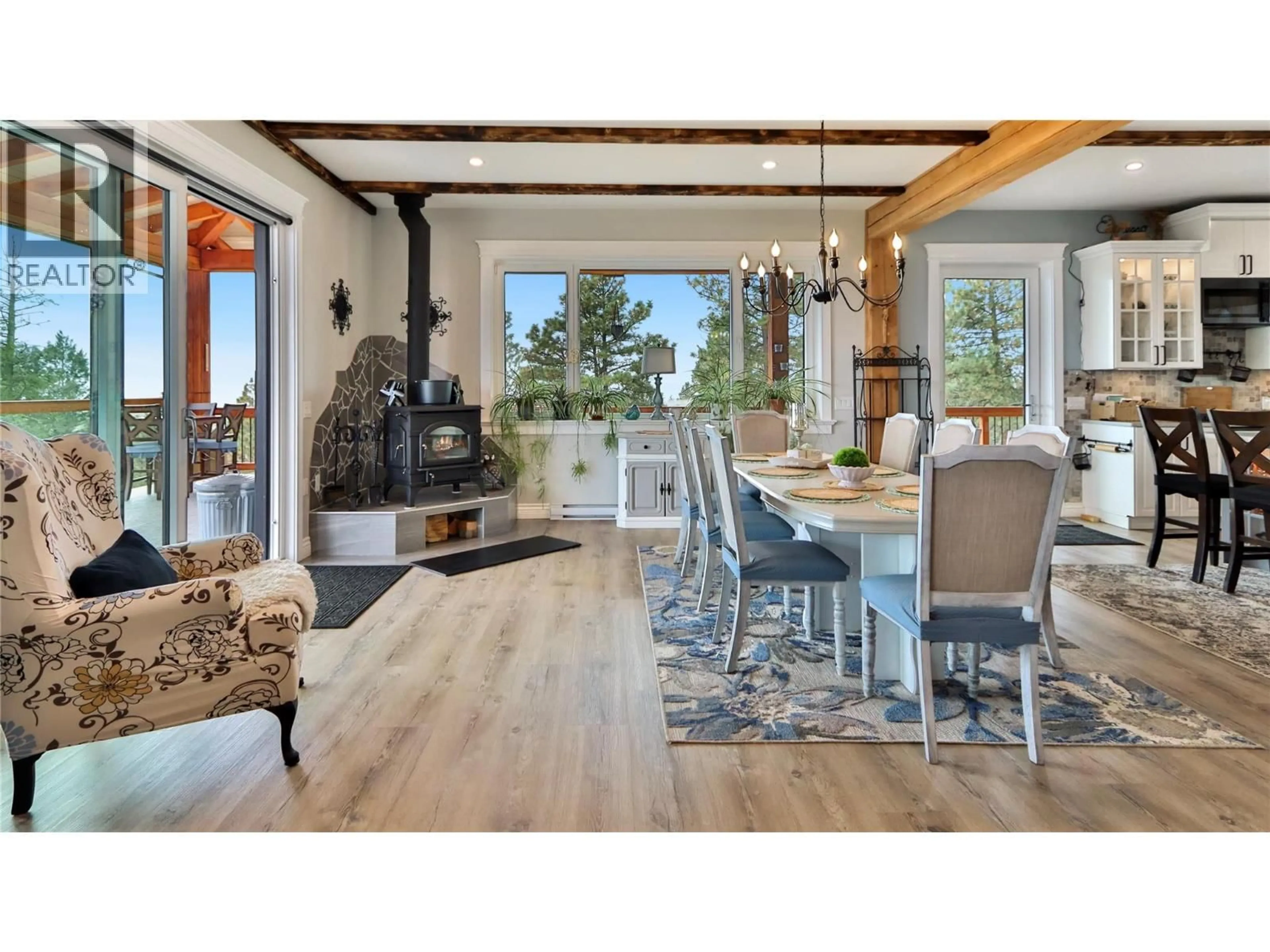 Open concept kitchen, unknown for 137 EAGLE POINT OTHER, Osoyoos British Columbia V0H1V6