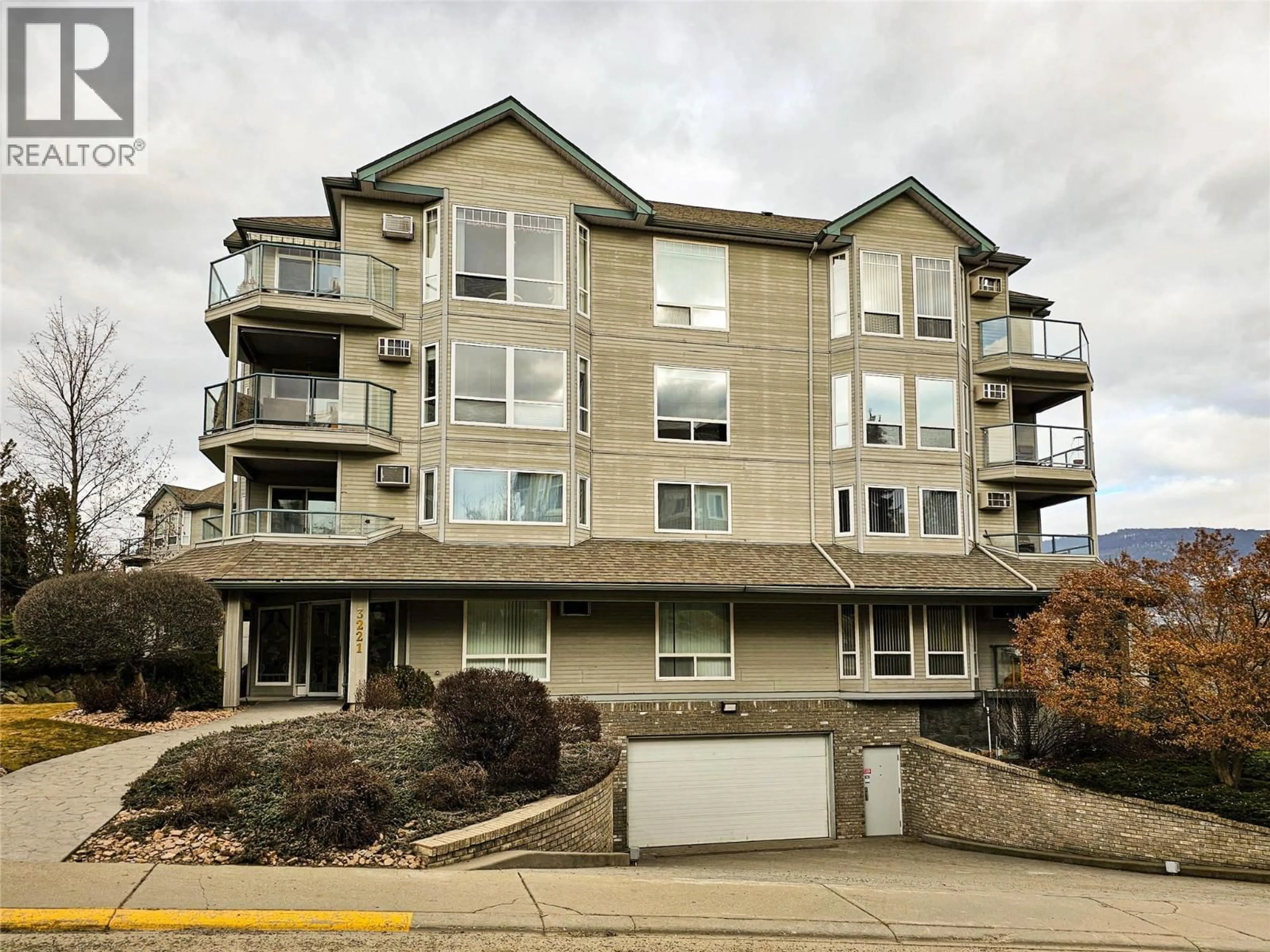 Unknown for 204 - 3221 CENTENNIAL DRIVE, Vernon British Columbia V1T2T8