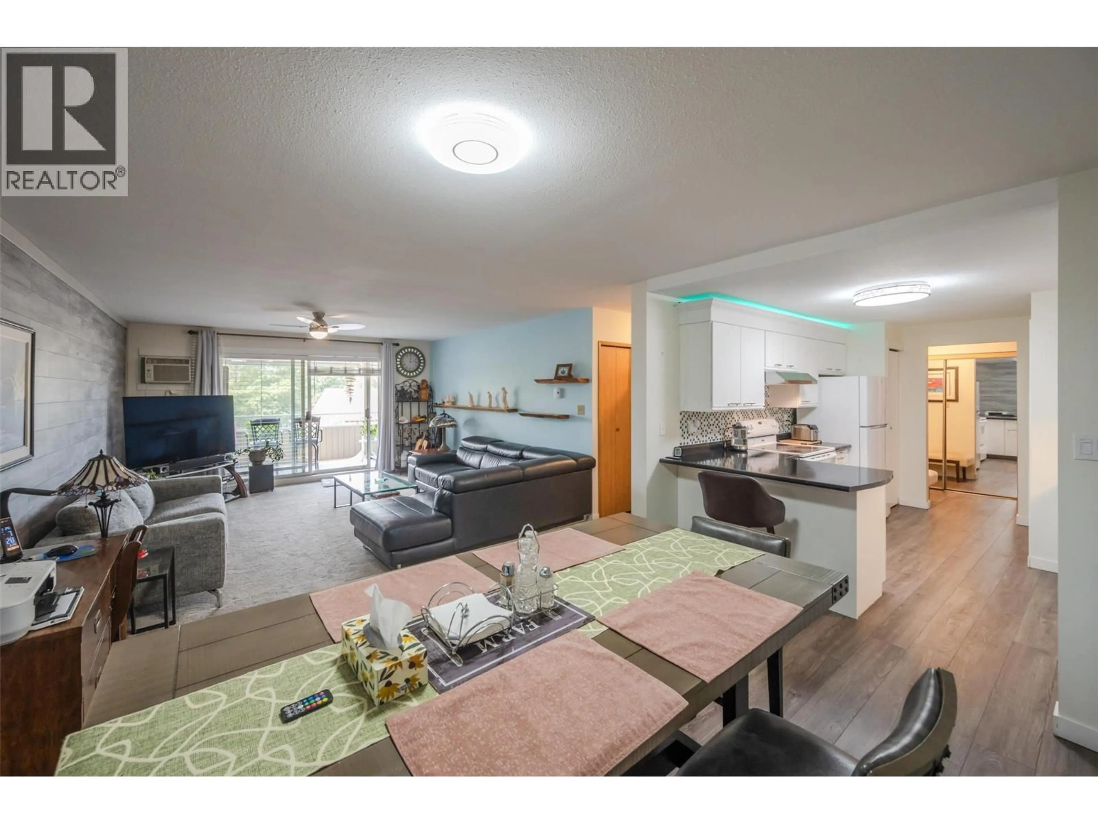 Open concept kitchen, unknown for 306 - 272 GREEN AVENUE, Penticton British Columbia V2A3T2