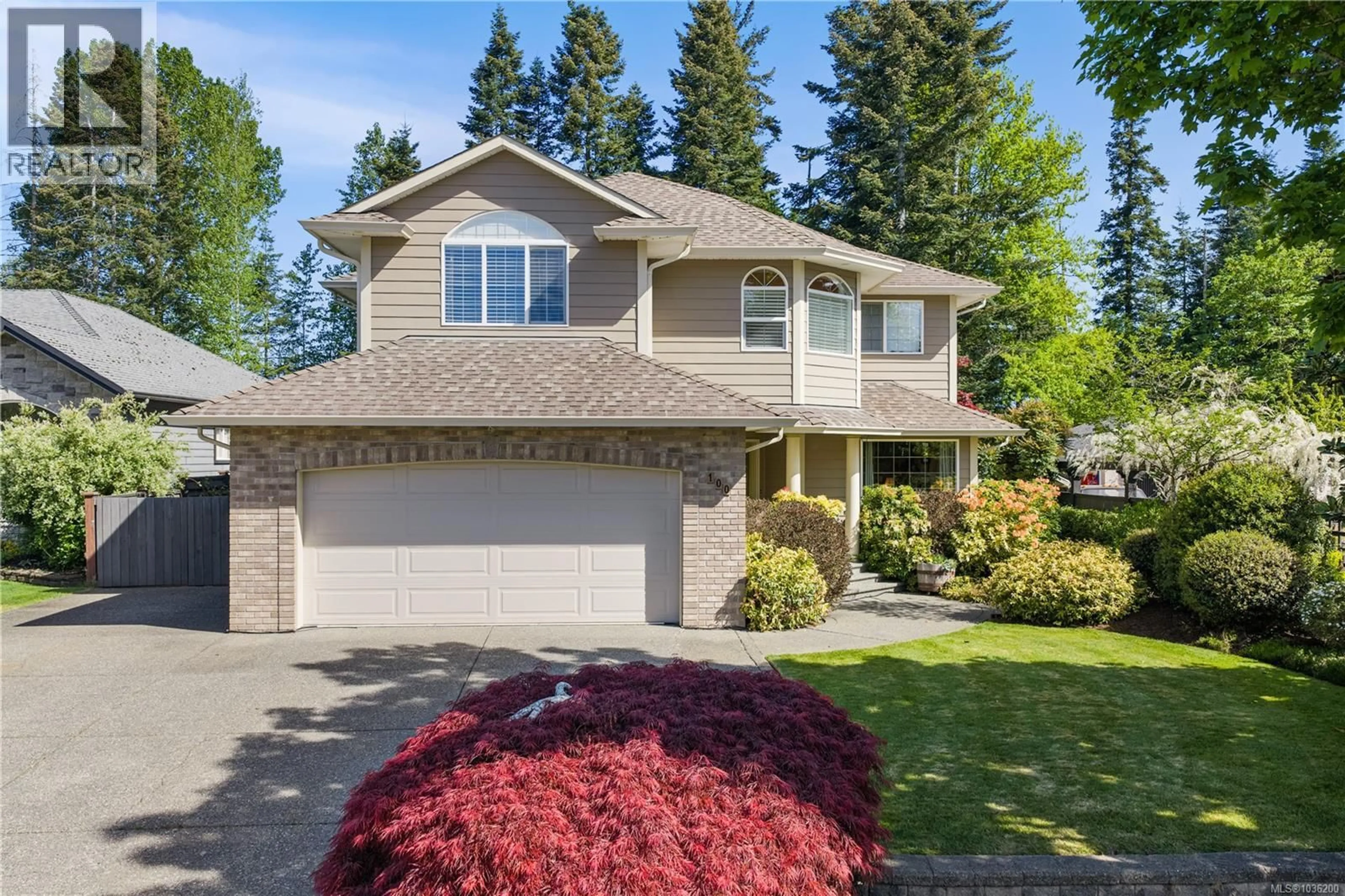 Home with vinyl exterior material, street for 100 MARYLAND ROAD, Campbell River British Columbia V9W8G2