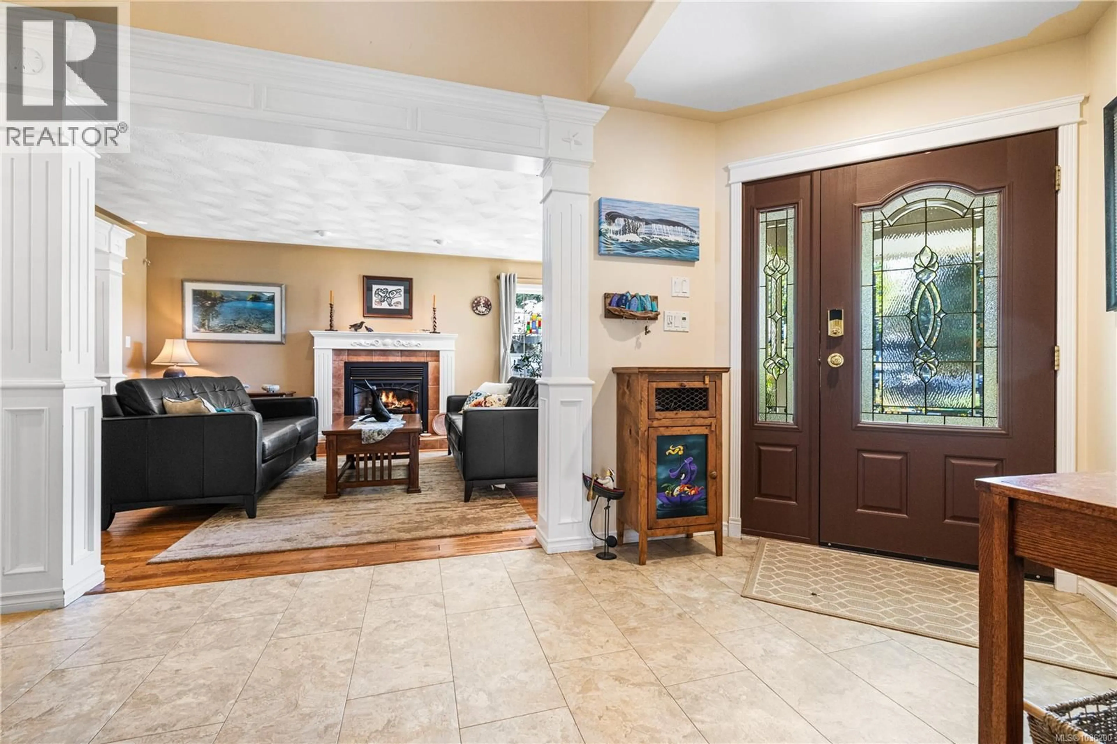 Indoor foyer for 100 MARYLAND ROAD, Campbell River British Columbia V9W8G2
