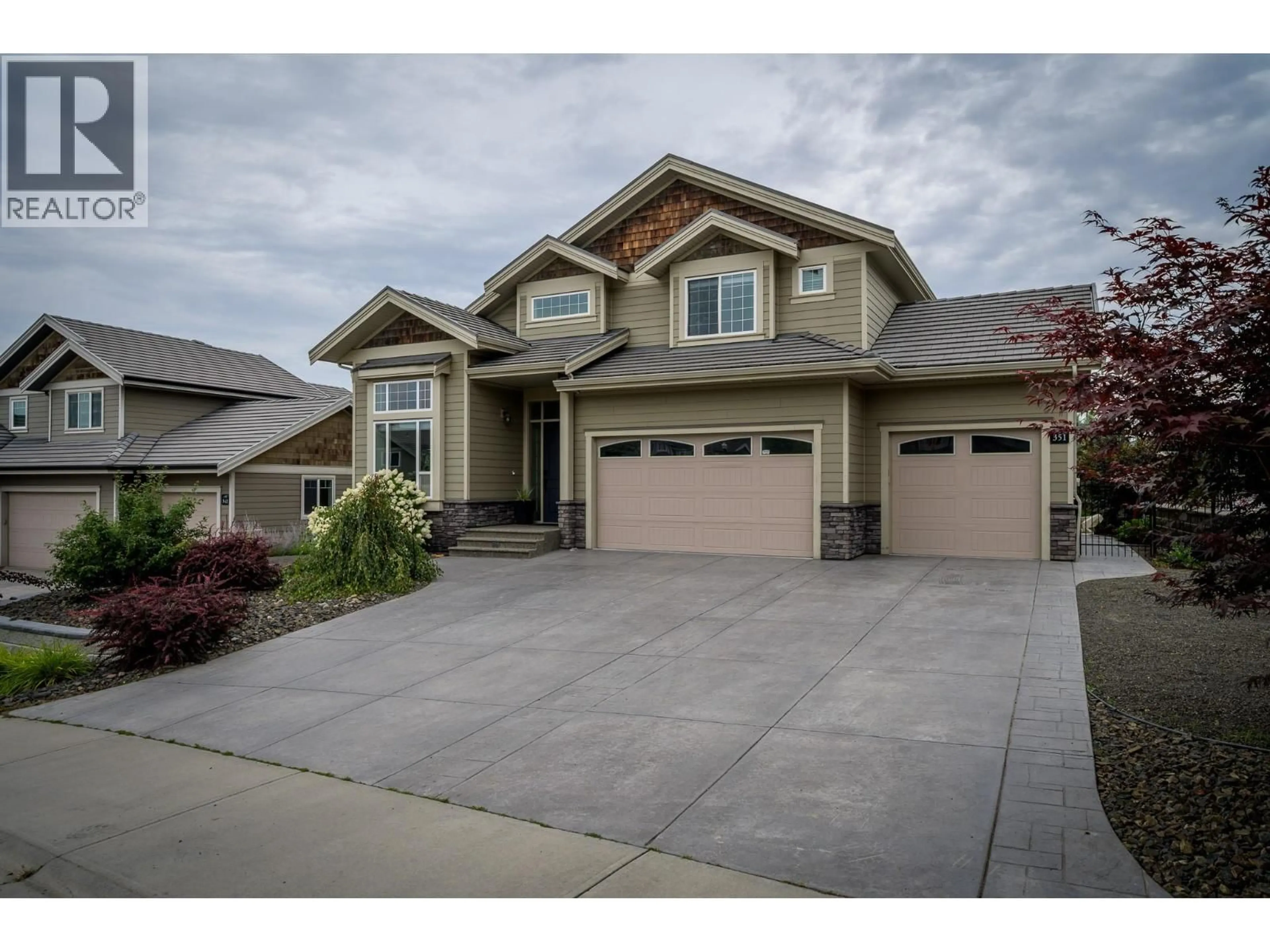 Home with vinyl exterior material, street for 351 FERNIE PLACE, Kamloops British Columbia V2C6S4