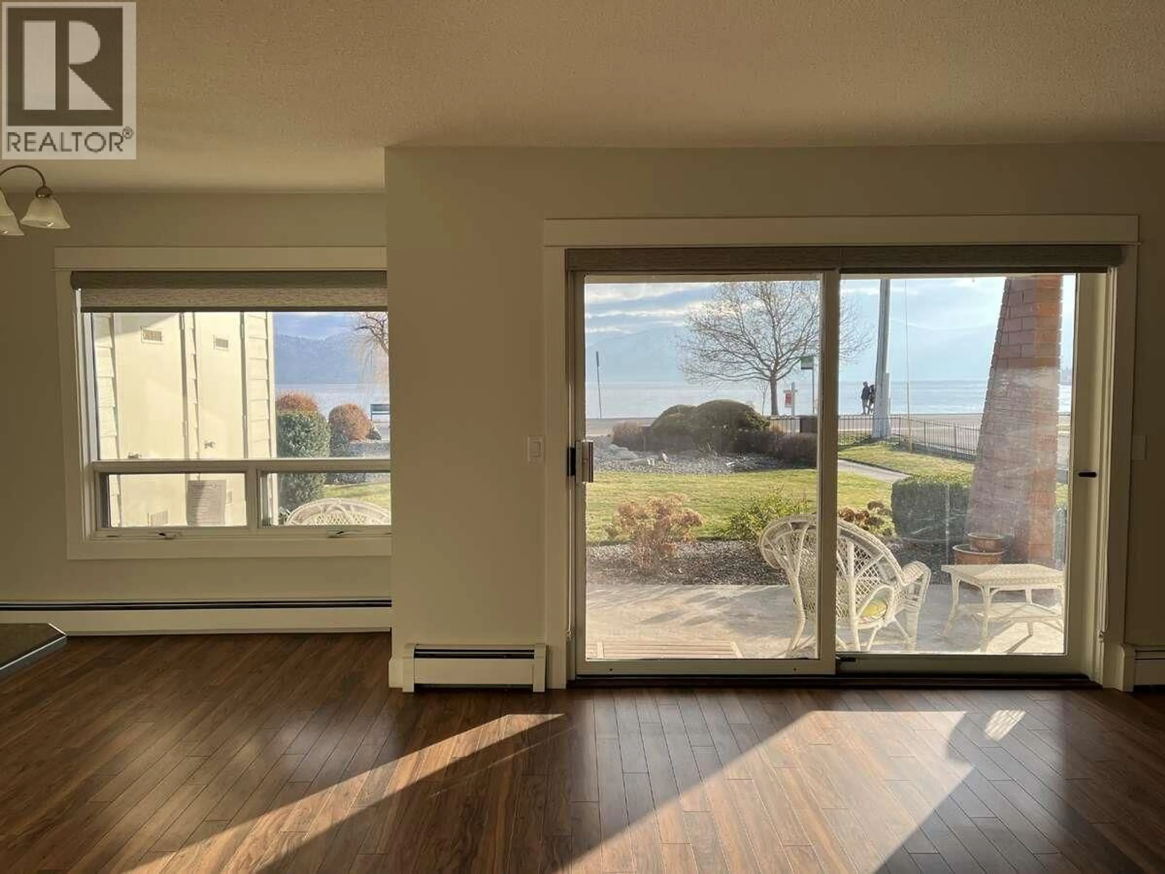 A pic of a room for 106 - 4340 BEACH AVENUE, Peachland British Columbia V0H1X6