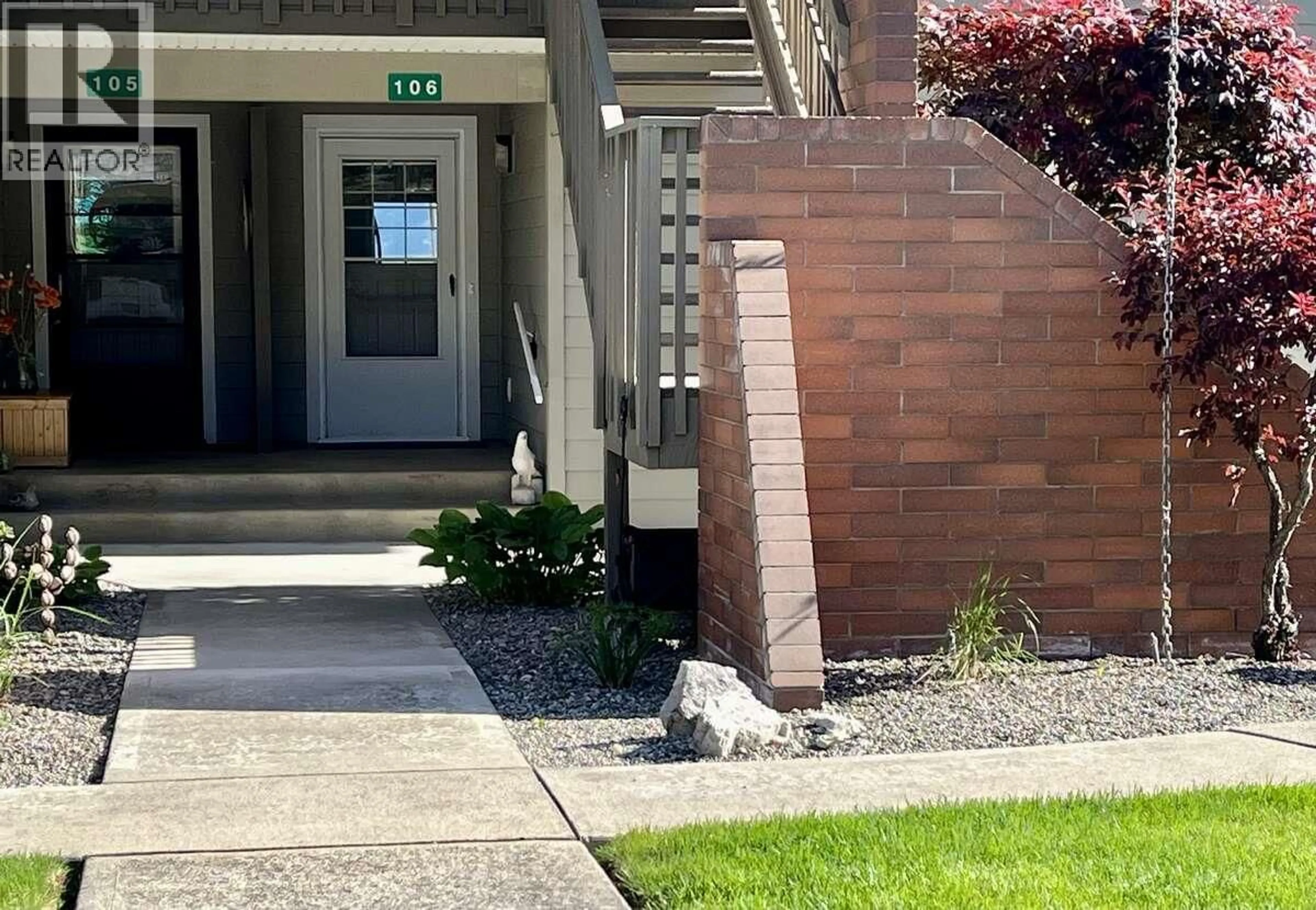 Indoor entryway for 106 - 4340 BEACH AVENUE, Peachland British Columbia V0H1X6