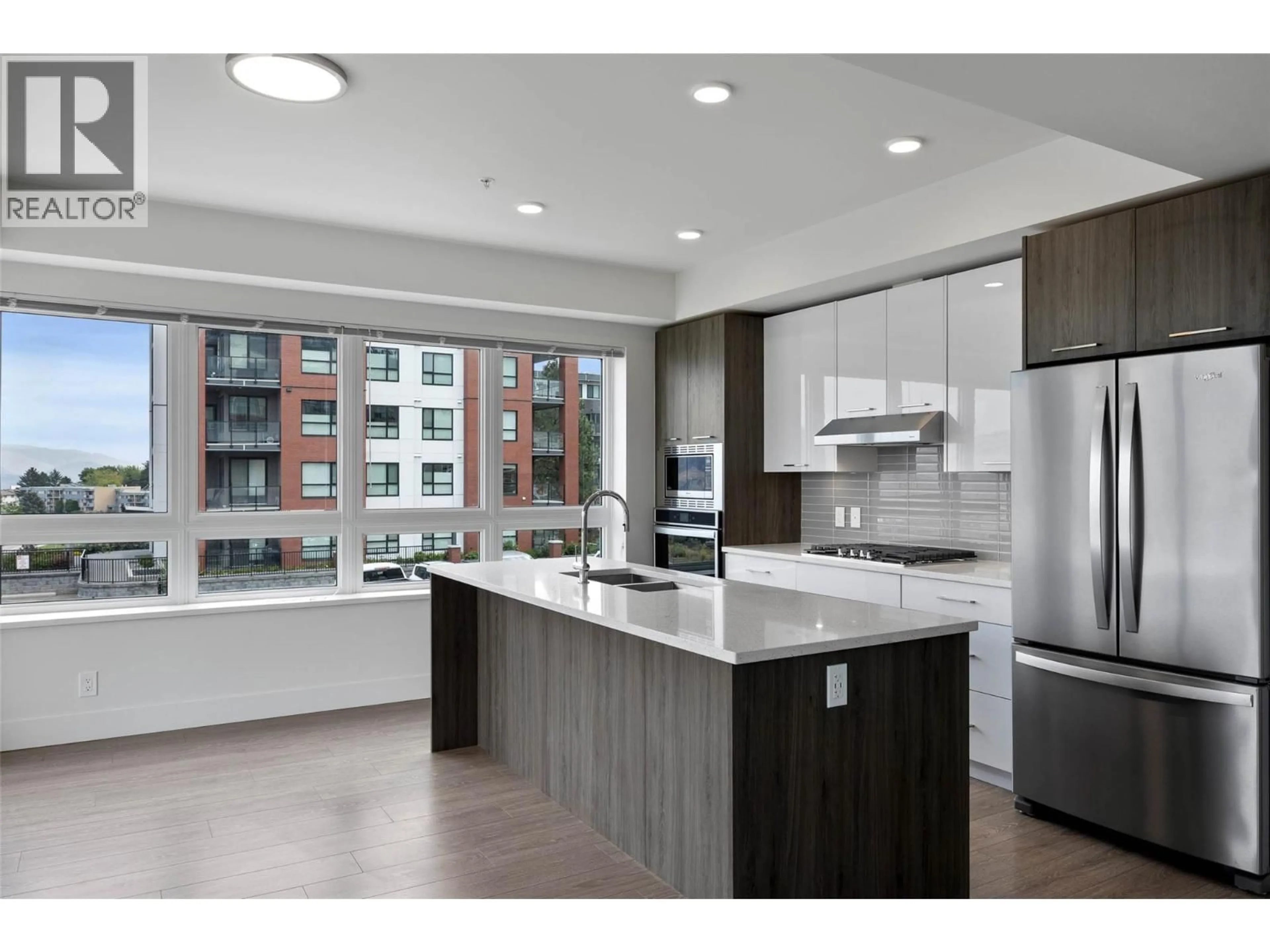 Open concept kitchen, unknown for 201 - 885 UNIVERSITY DRIVE, Kamloops British Columbia V2C5N3