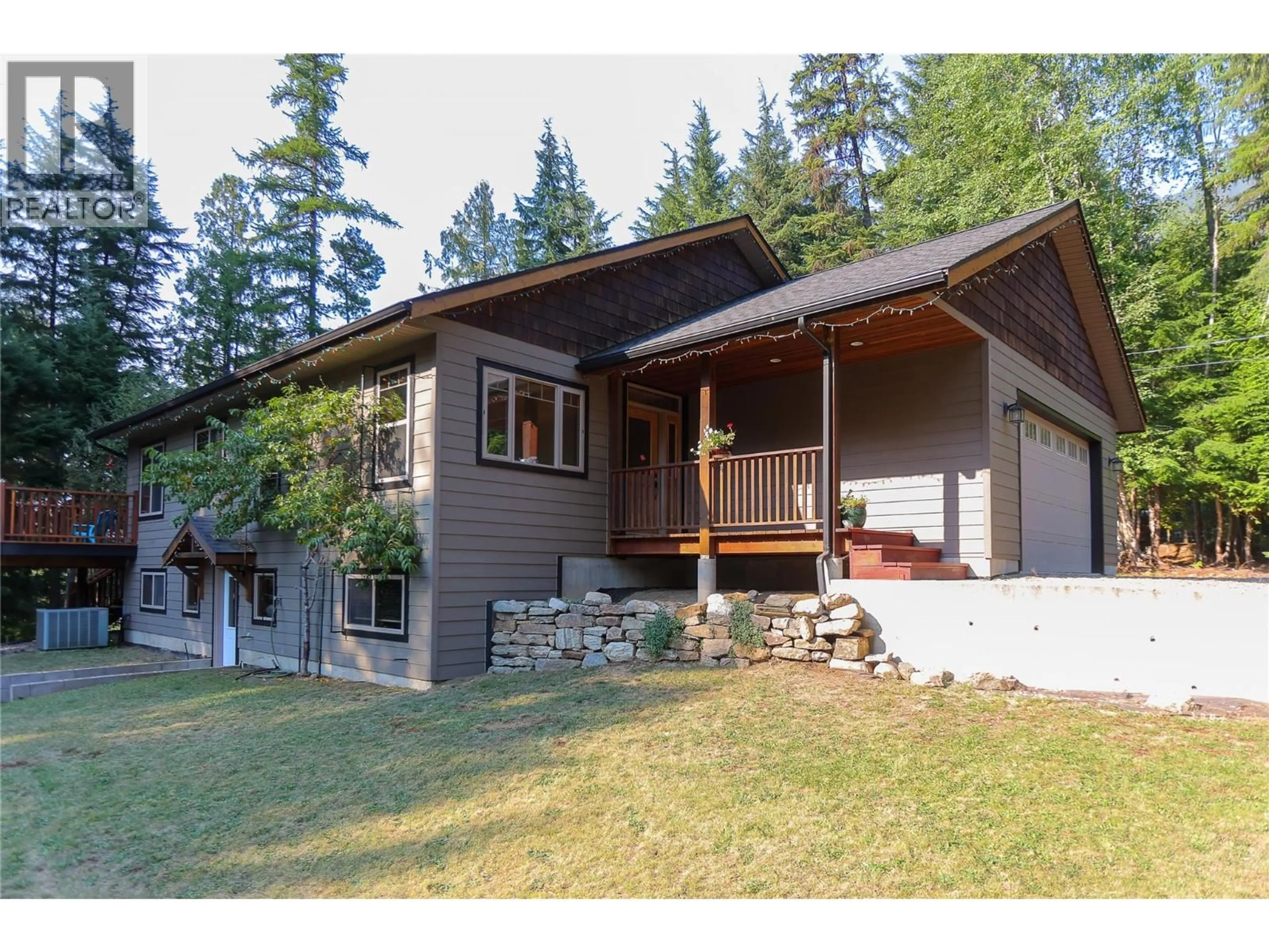 Home with vinyl exterior material, unknown for 2663 STORBO HEIGHTS ROAD, Slocan Park British Columbia V0G2E0