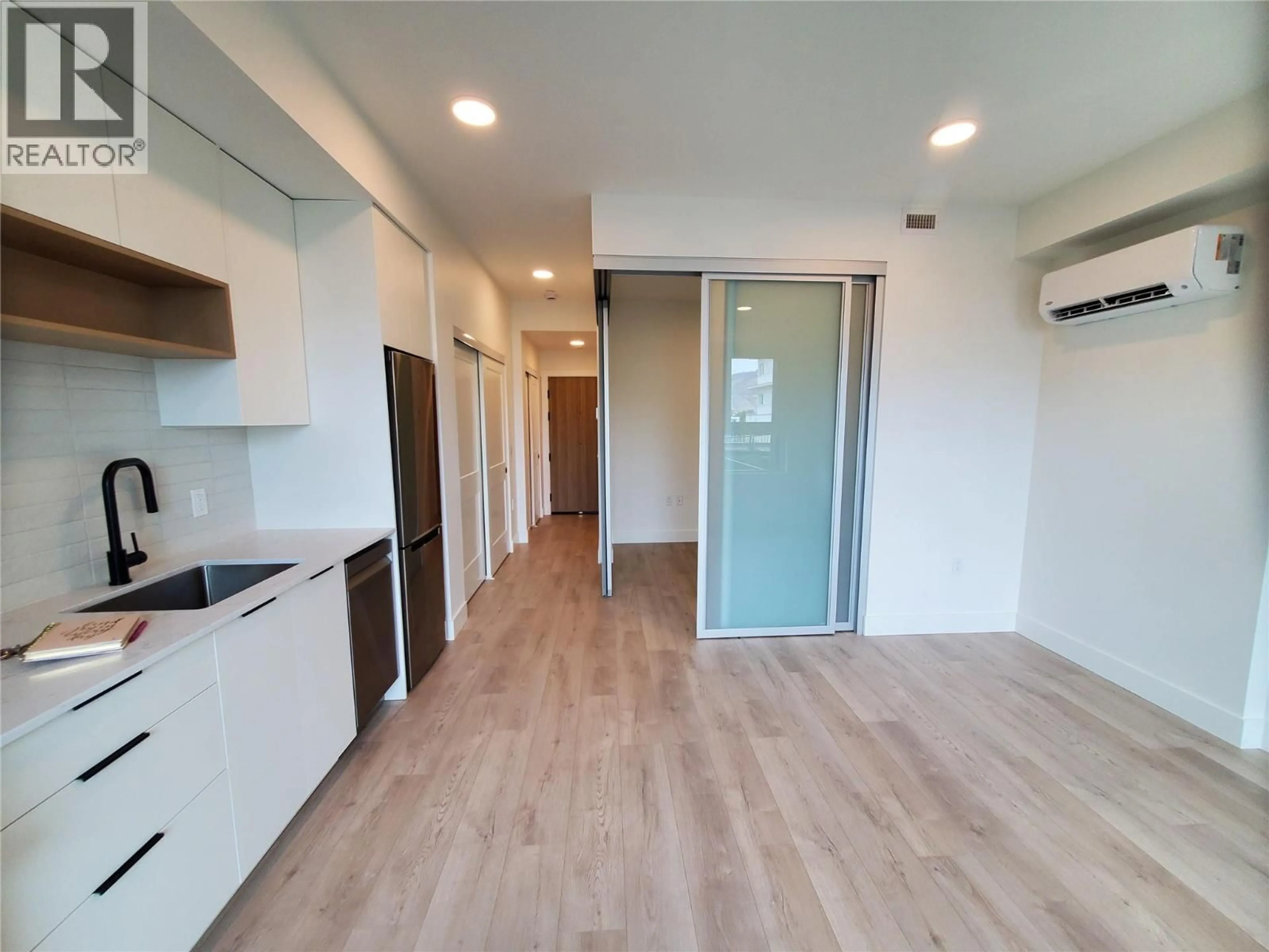 A pic of a room for 211 - 620 CORONATION AVENUE, Kelowna British Columbia V1Y7A1