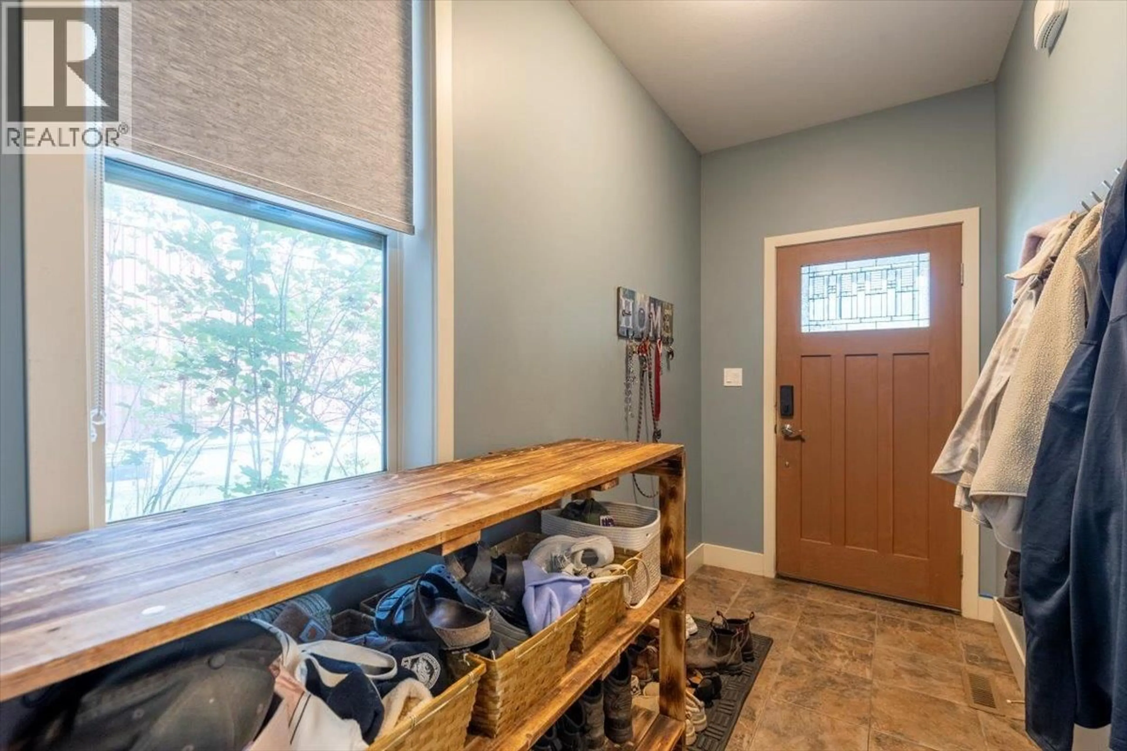 Indoor entryway for 1347 CHERRYWOOD BOULEVARD, Sparwood British Columbia V0B2G2