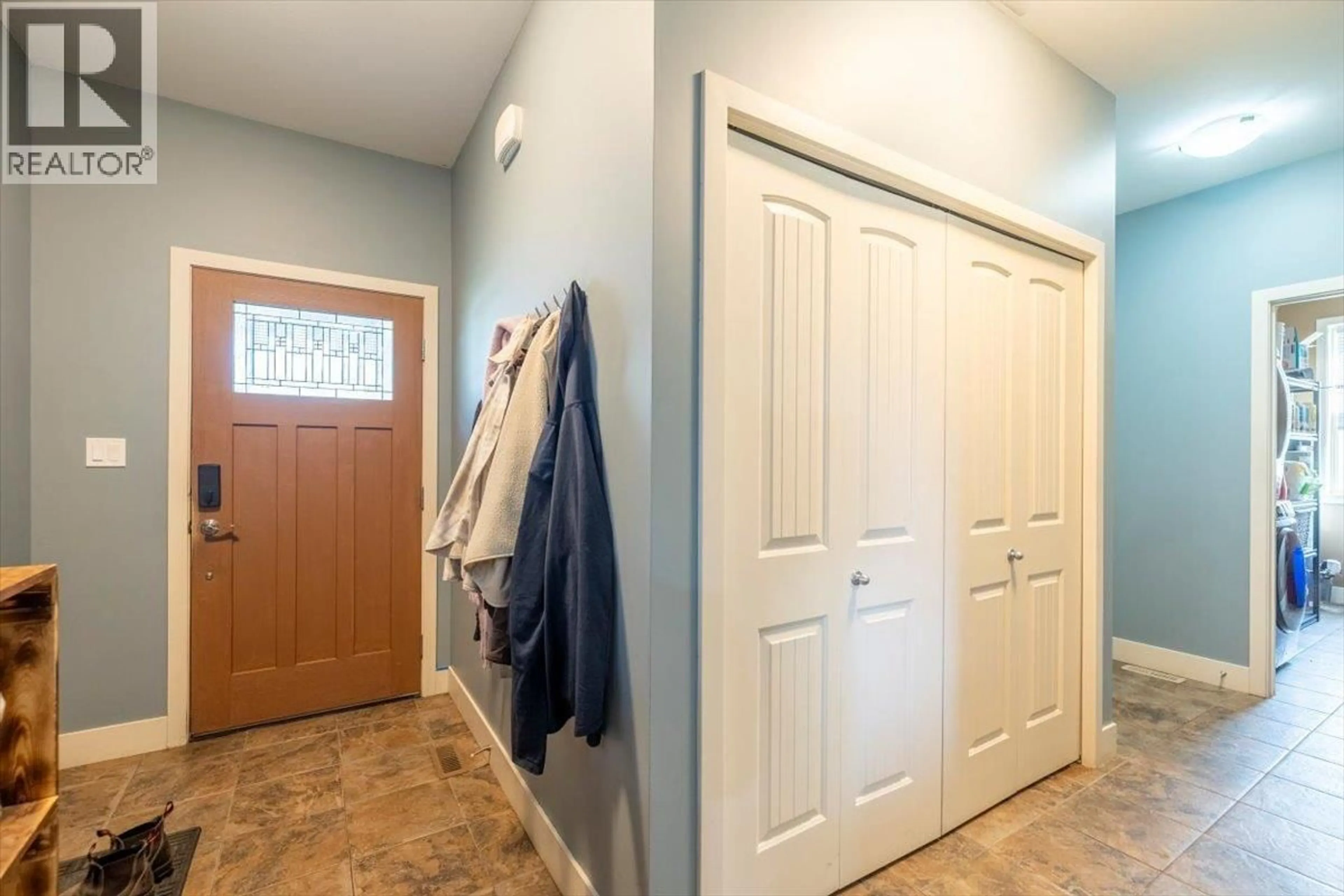 Indoor entryway for 1347 CHERRYWOOD BOULEVARD, Sparwood British Columbia V0B2G2