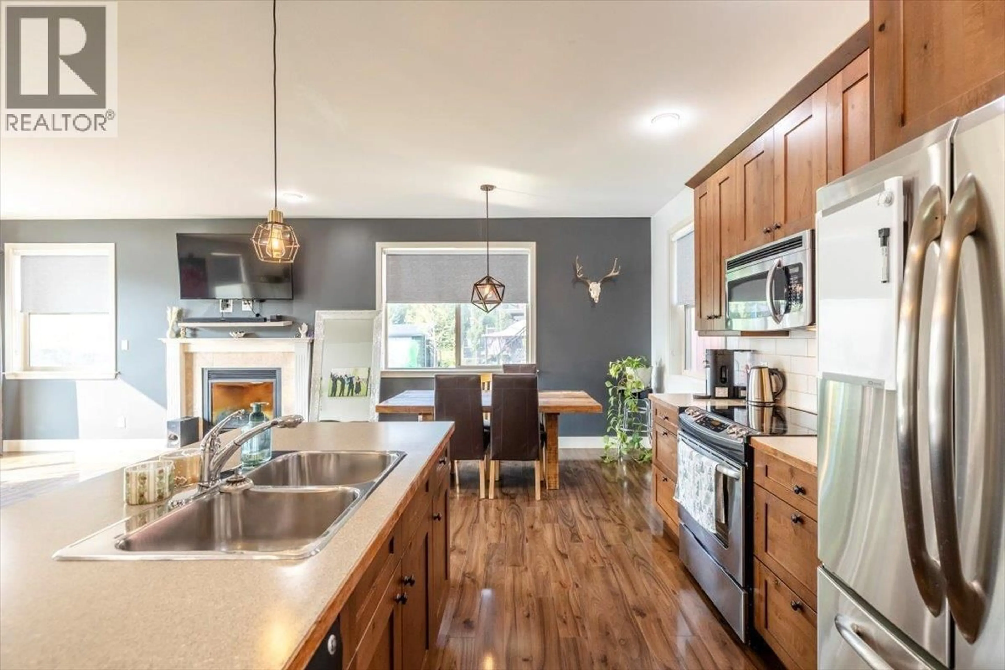 Open concept kitchen, unknown for 1347 CHERRYWOOD BOULEVARD, Sparwood British Columbia V0B2G2