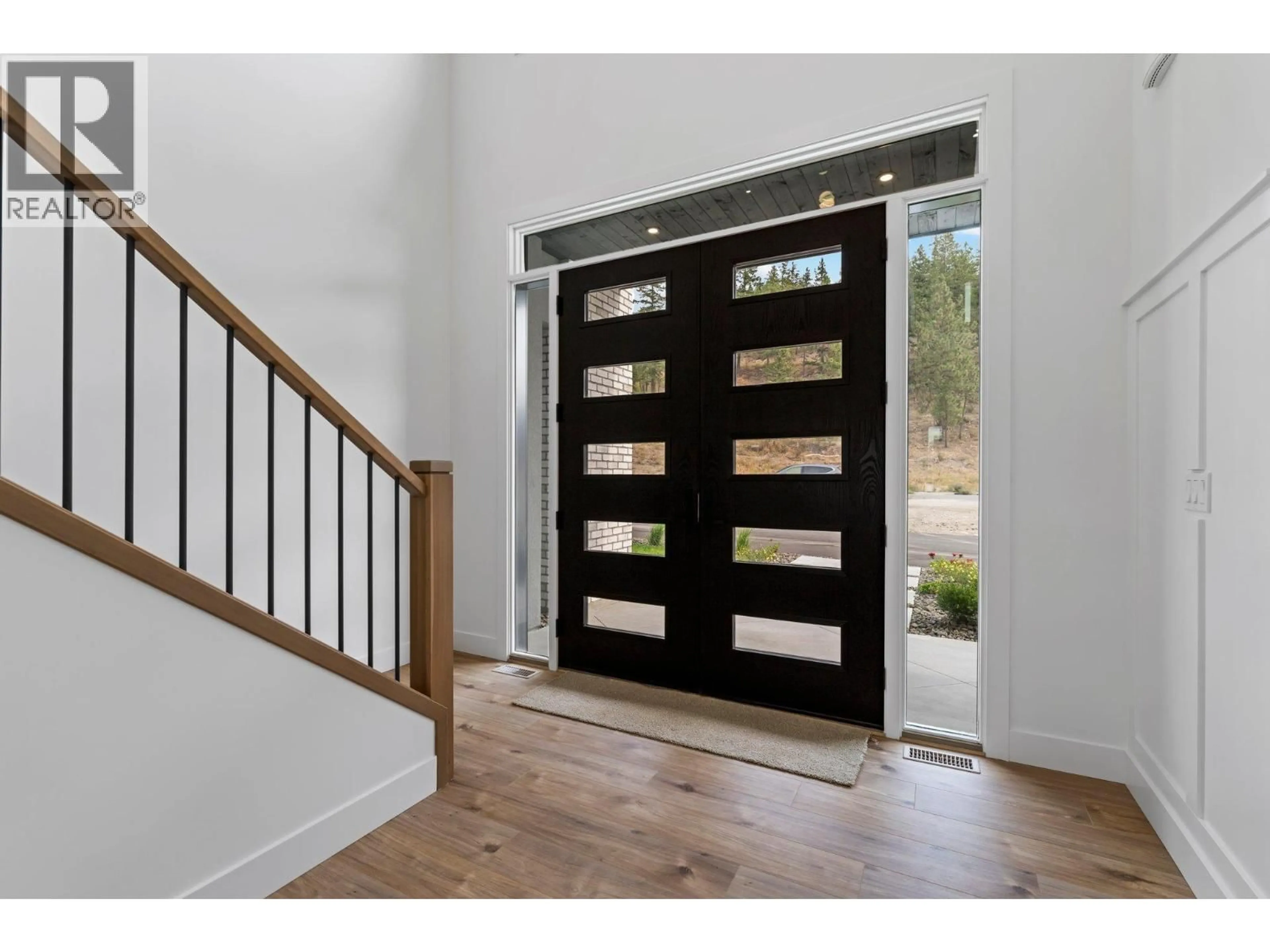 Indoor entryway for 2871 COPPER RIDGE DRIVE, West Kelowna British Columbia V4T0E7