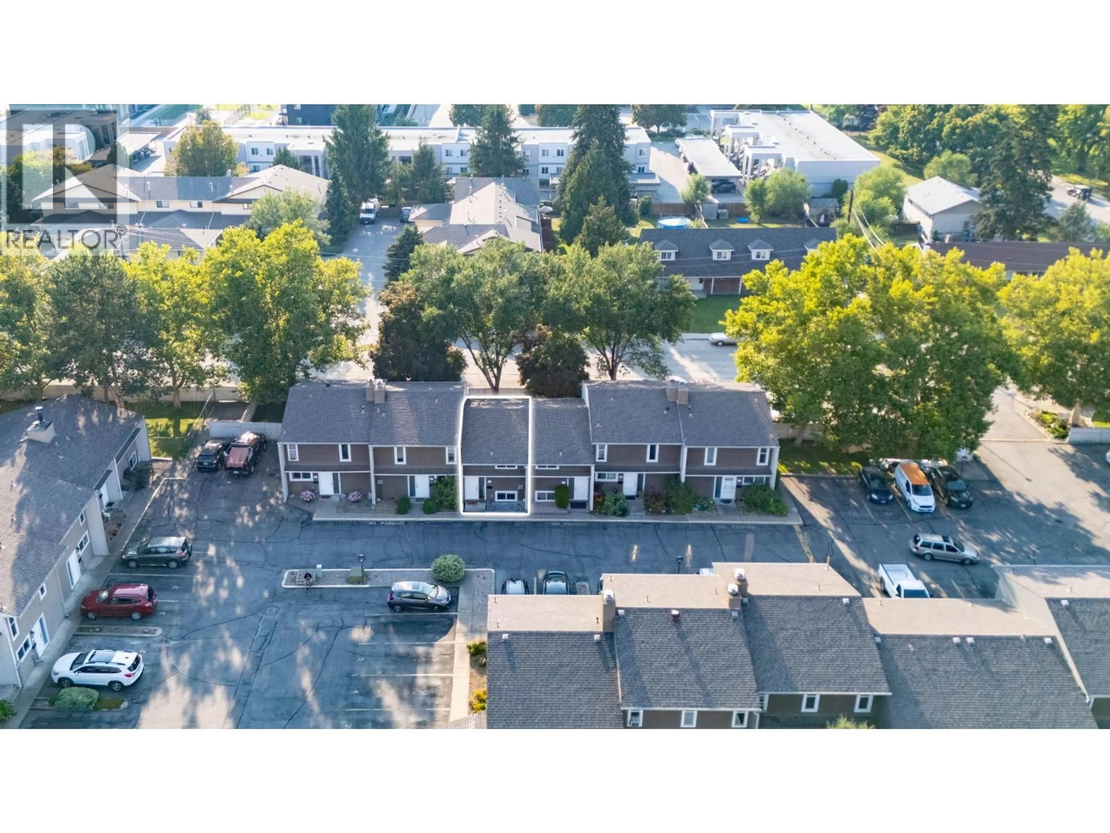 A pic from outside/outdoor area/front of a property/back of a property/a pic from drone, unknown for 8 - 217 FRANKLYN ROAD, Kelowna British Columbia V1X6A9