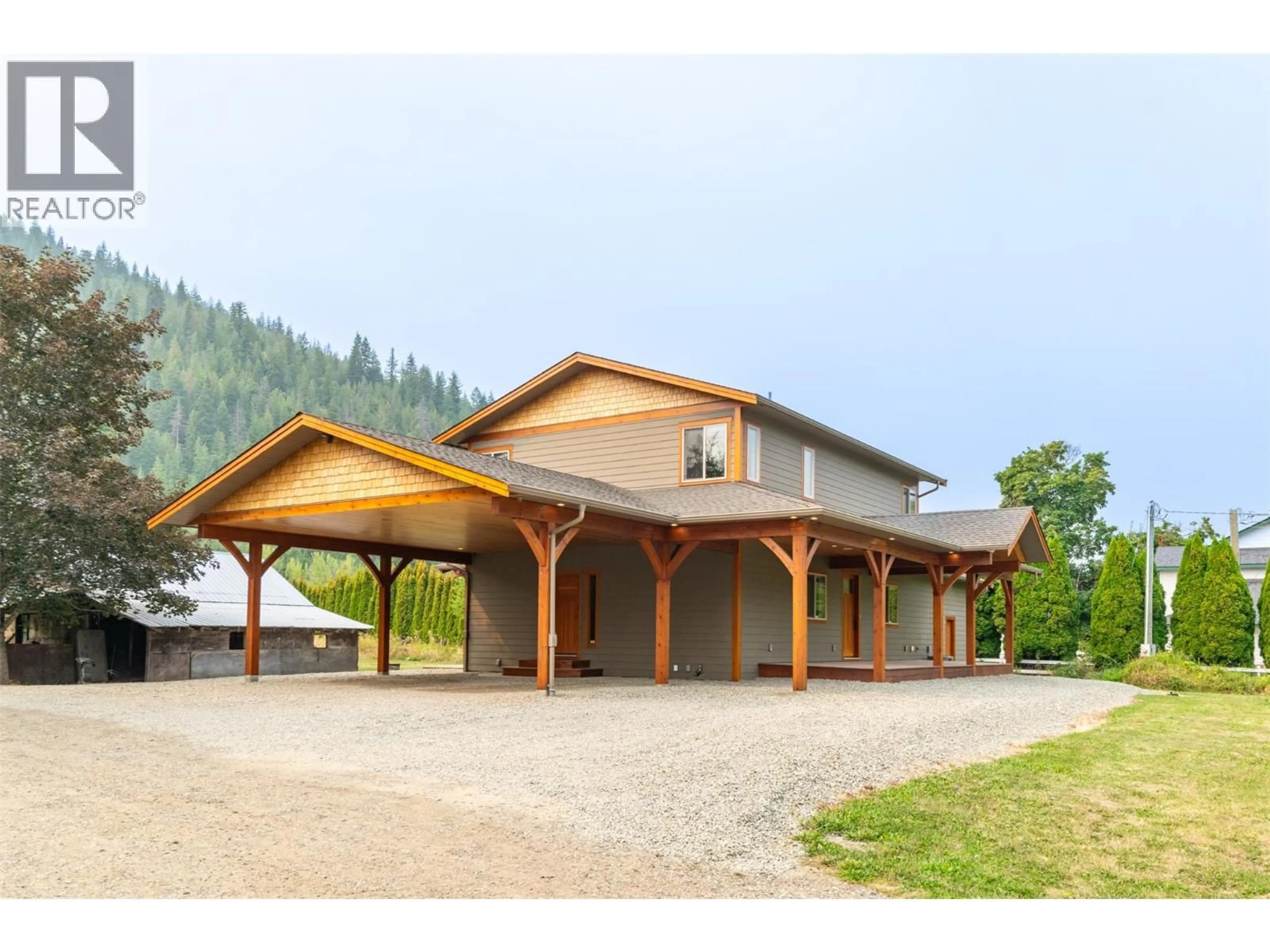 Indoor garage for 1690 20 AVENUE SOUTHEAST, Salmon Arm British Columbia V1E2M9
