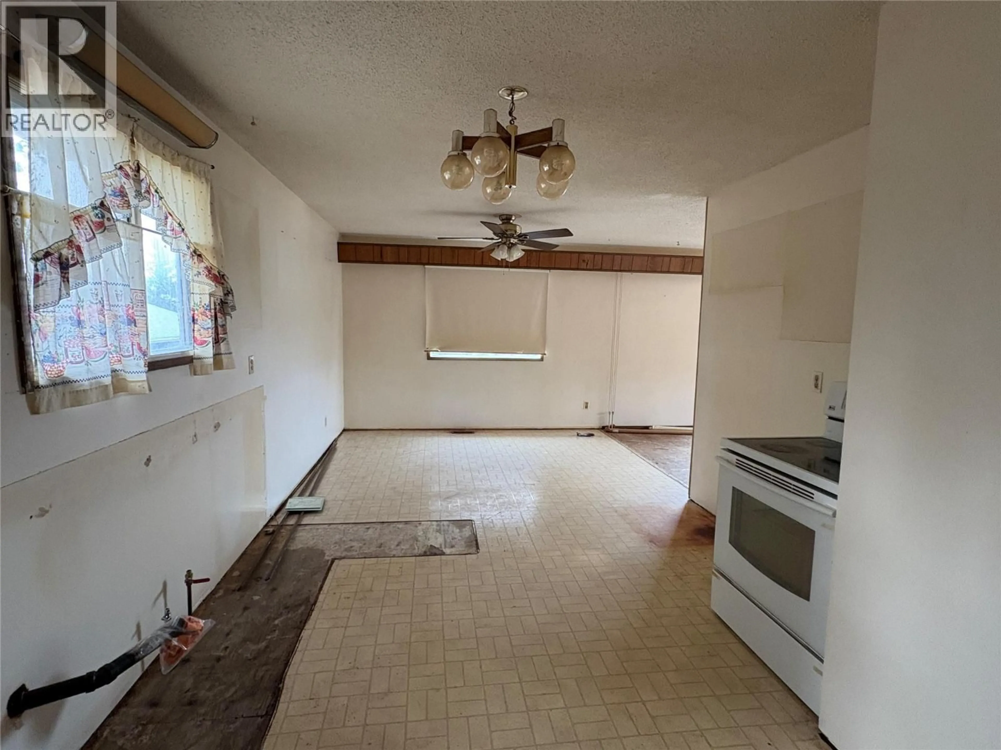 A pic of a room for 11 JASPER DRIVE, Logan Lake British Columbia V0K1W0