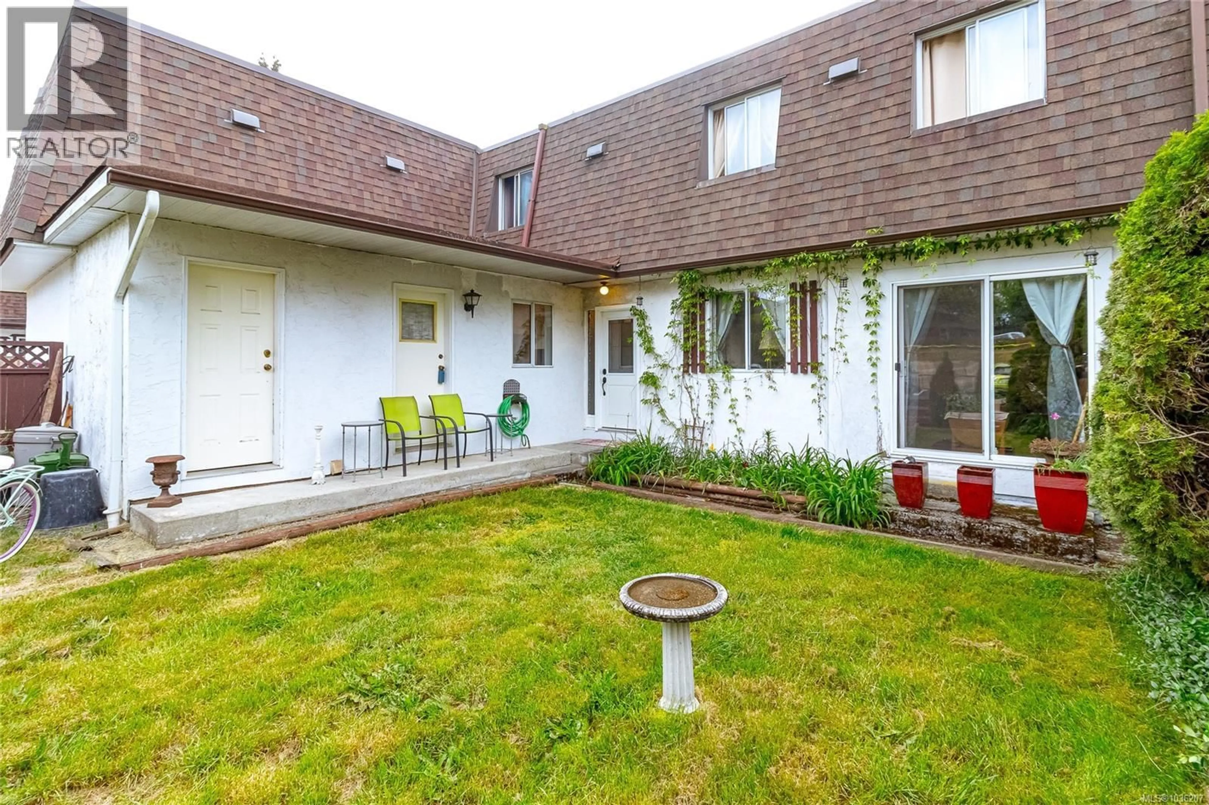 Patio, street for 8 - 3208 GIBBINS ROAD, Duncan British Columbia V9L1G8