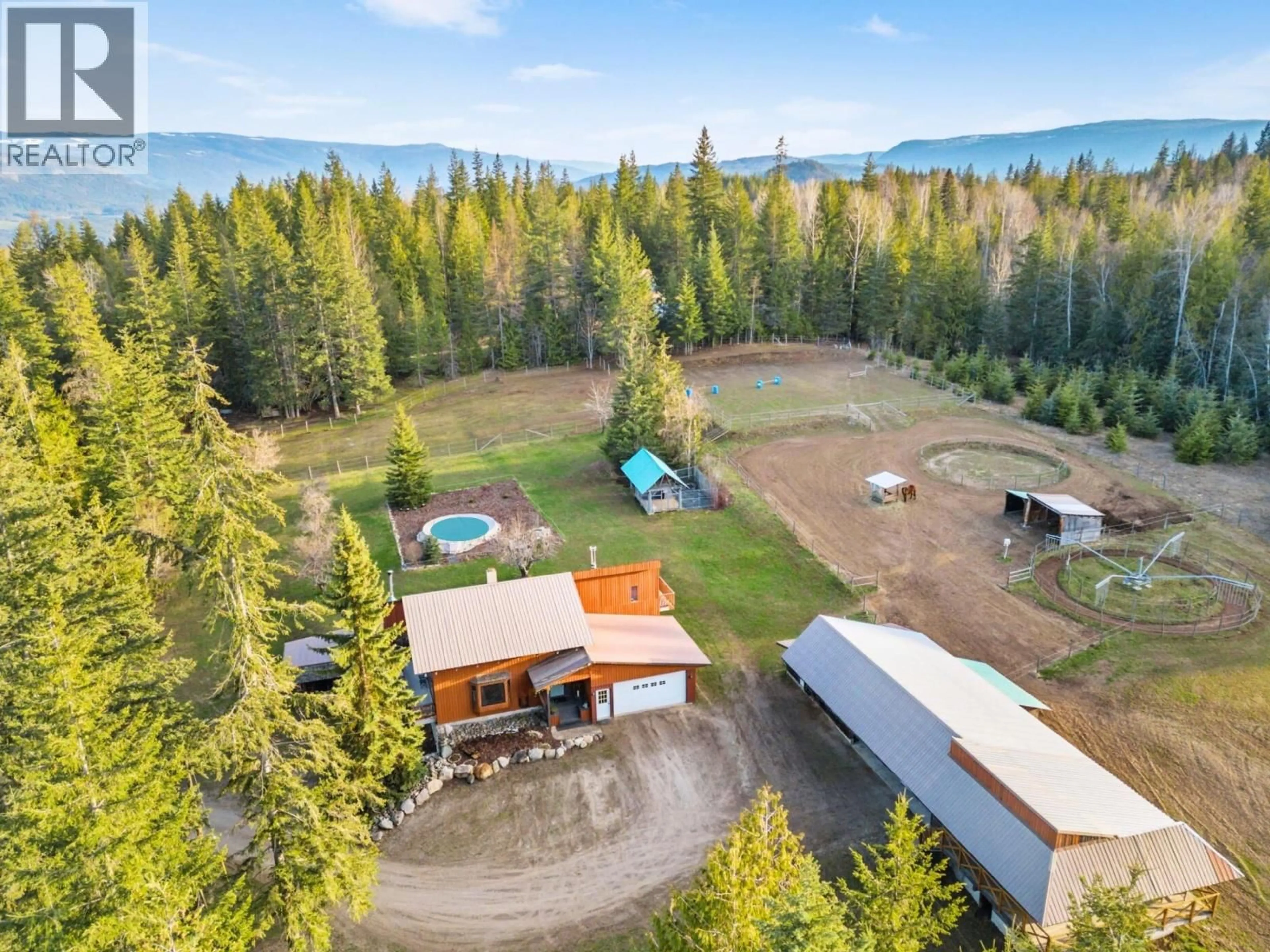 A pic from outside/outdoor area/front of a property/back of a property/a pic from drone, unknown for 198 EDGAR ROAD, Salmon Arm British Columbia V1E2Y2