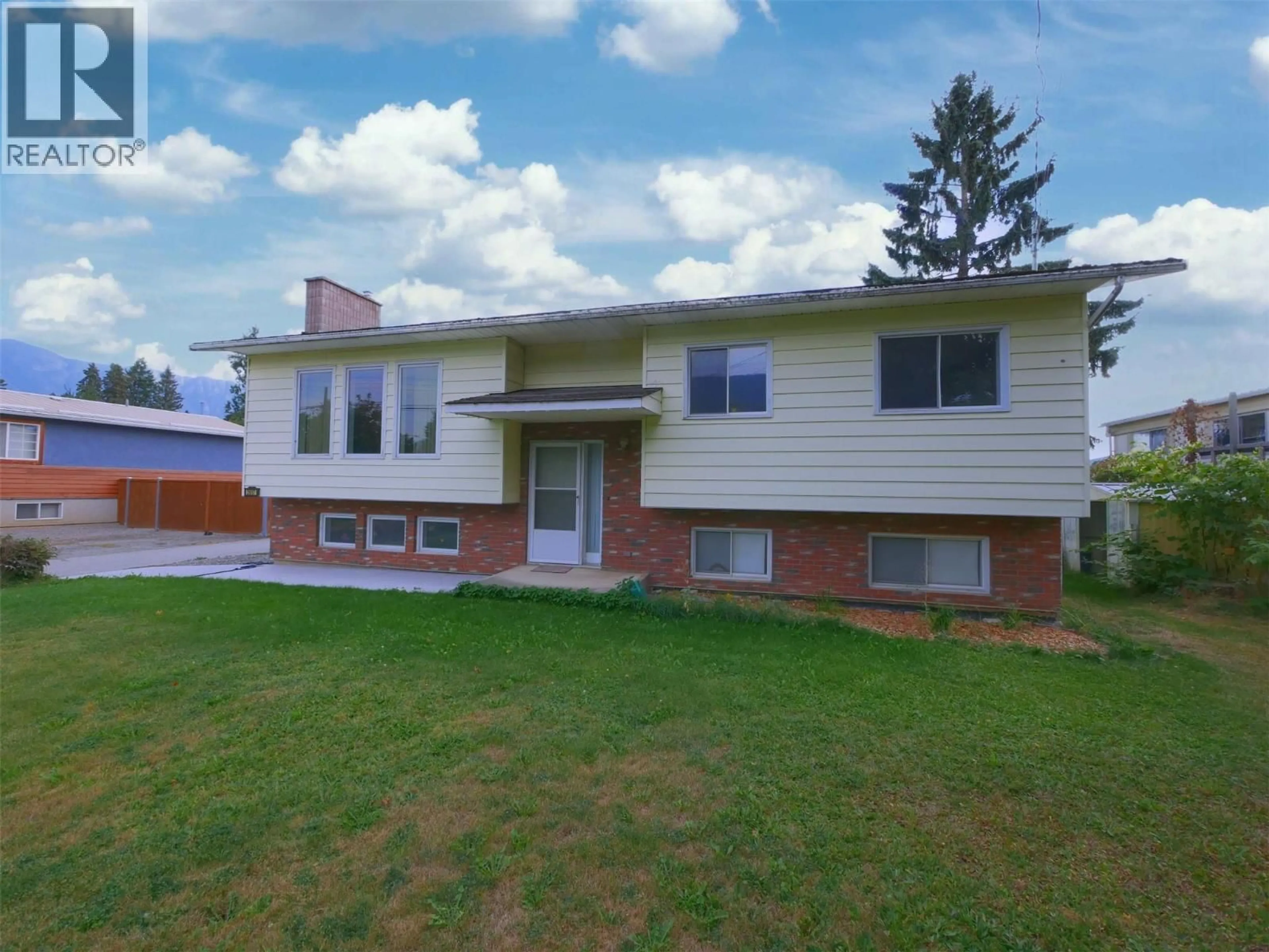 Home with vinyl exterior material, street for 2617 ERICKSON ROAD, Creston British Columbia V0B1G1