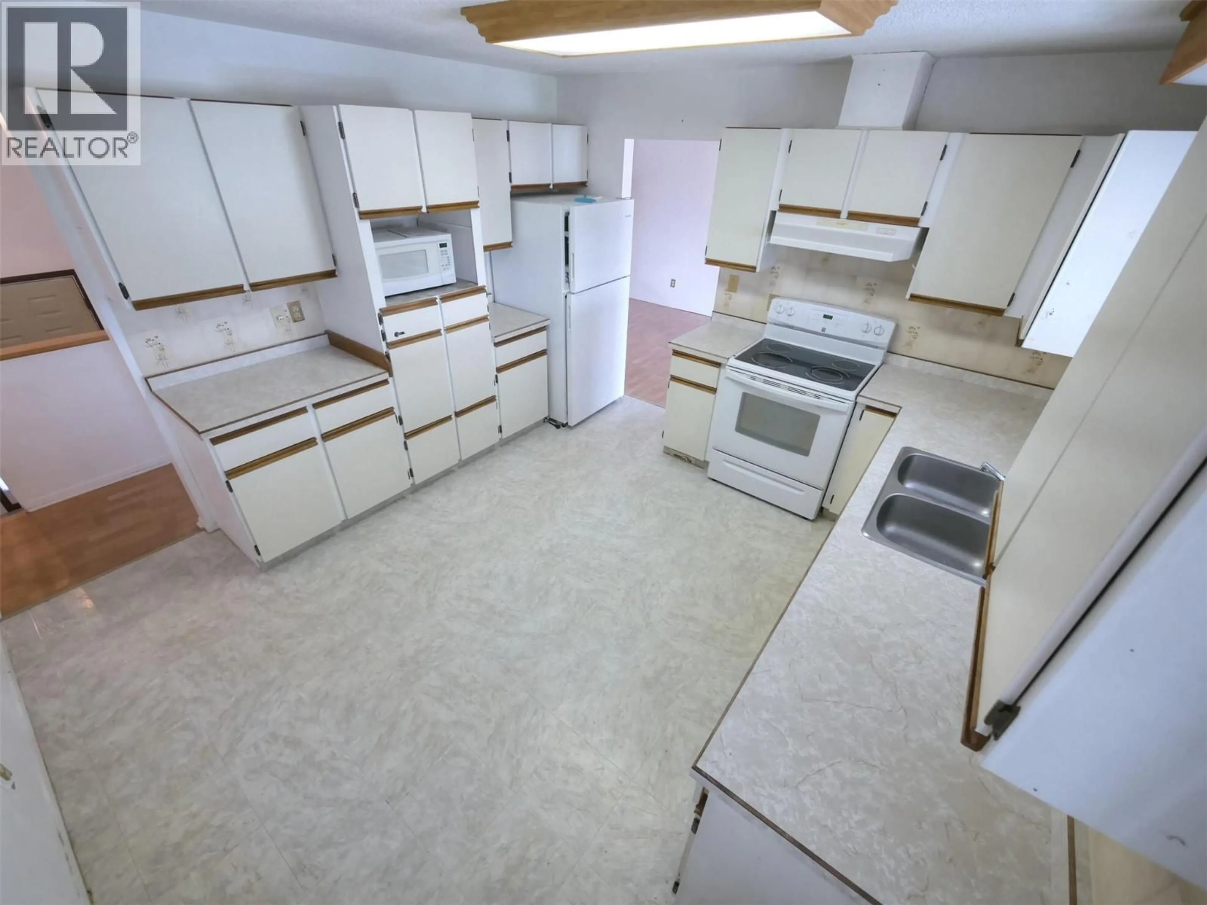 Standard kitchen, unknown for 2617 ERICKSON ROAD, Creston British Columbia V0B1G1