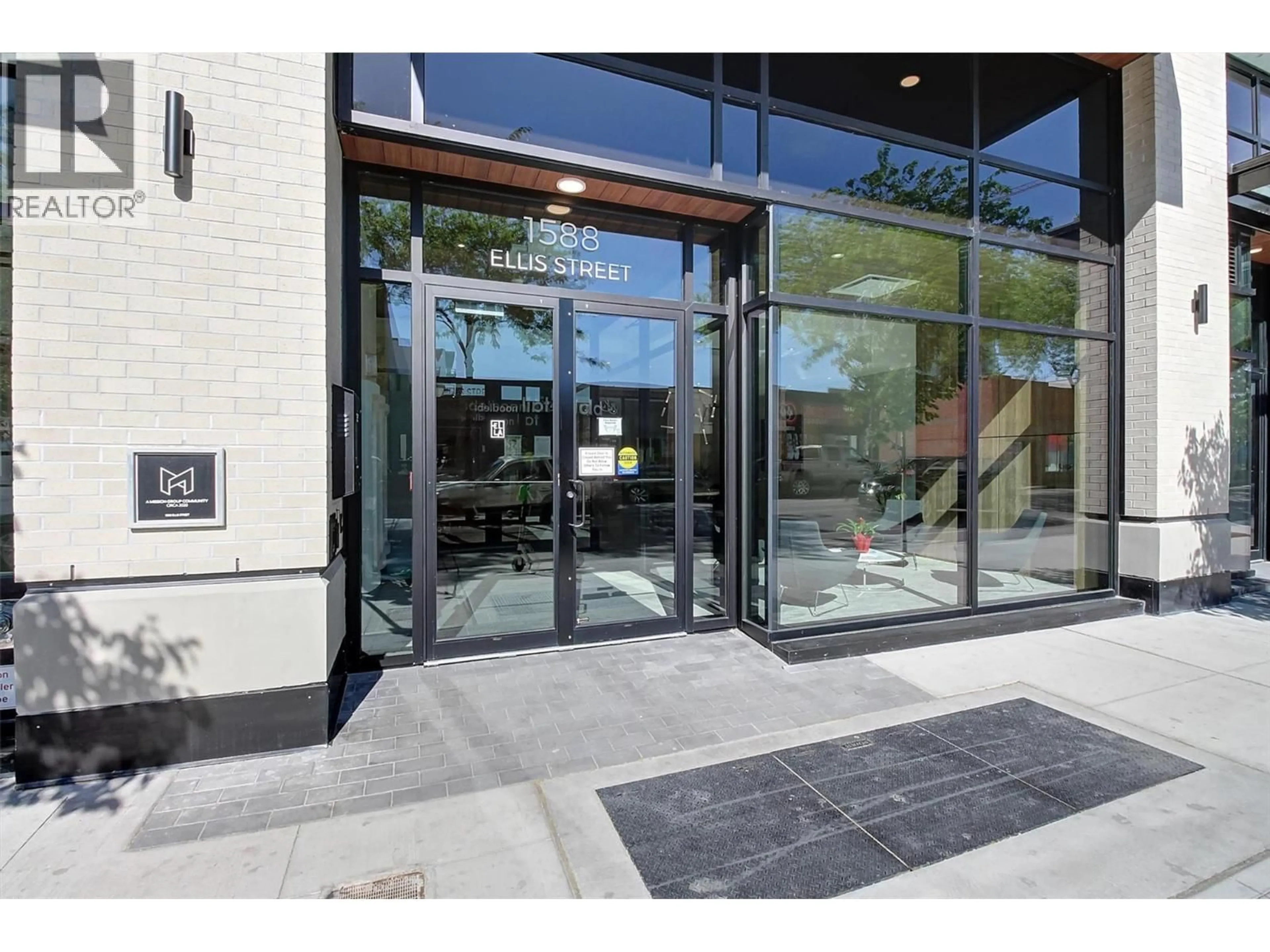Indoor foyer for 1106 - 1588 ELLIS STREET, Kelowna British Columbia V1Y2A6