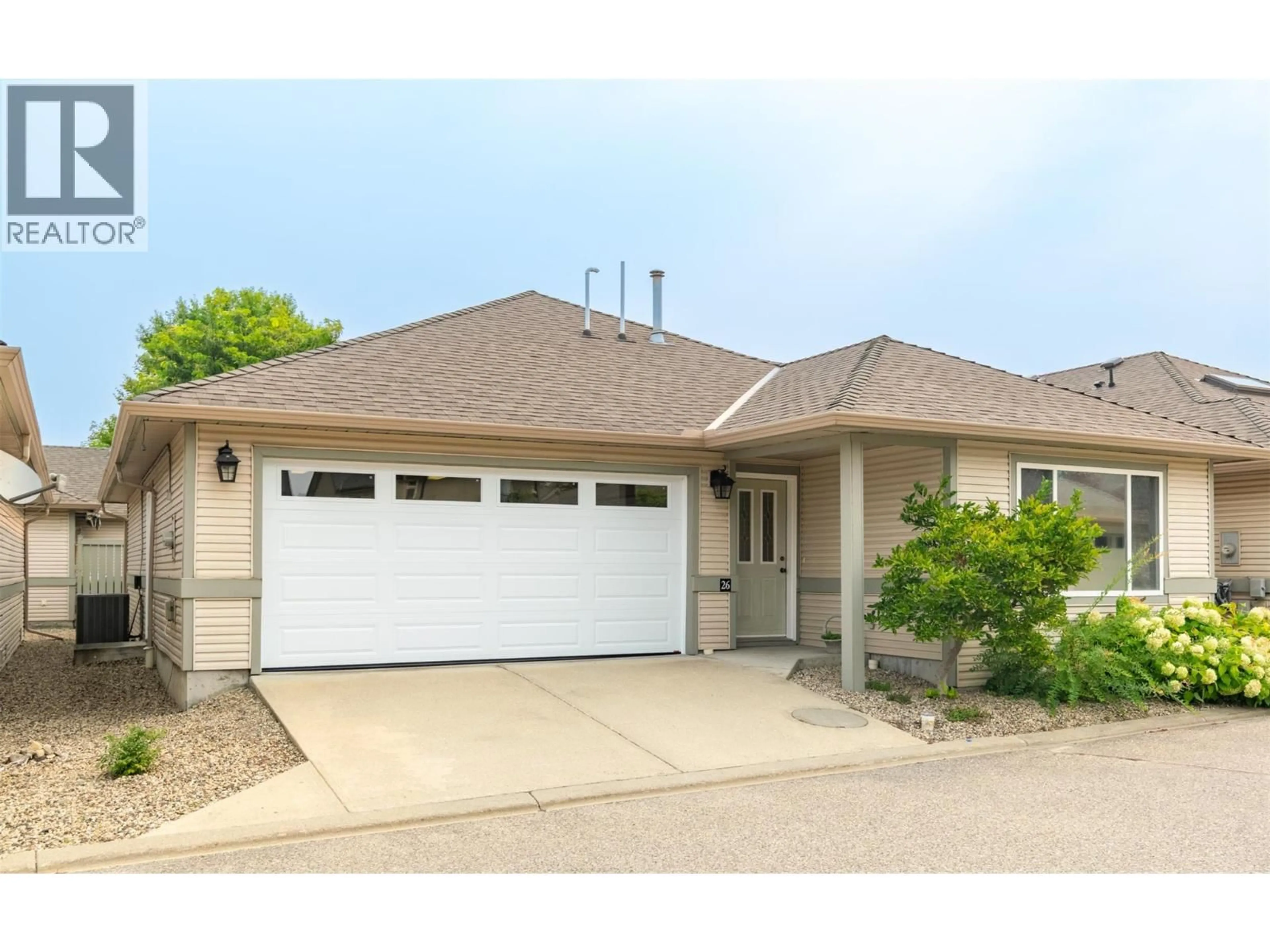 Home with vinyl exterior material, street for 26 - 111 HARBOURFRONT DRIVE NORTHWEST, Salmon Arm British Columbia V1E1A3