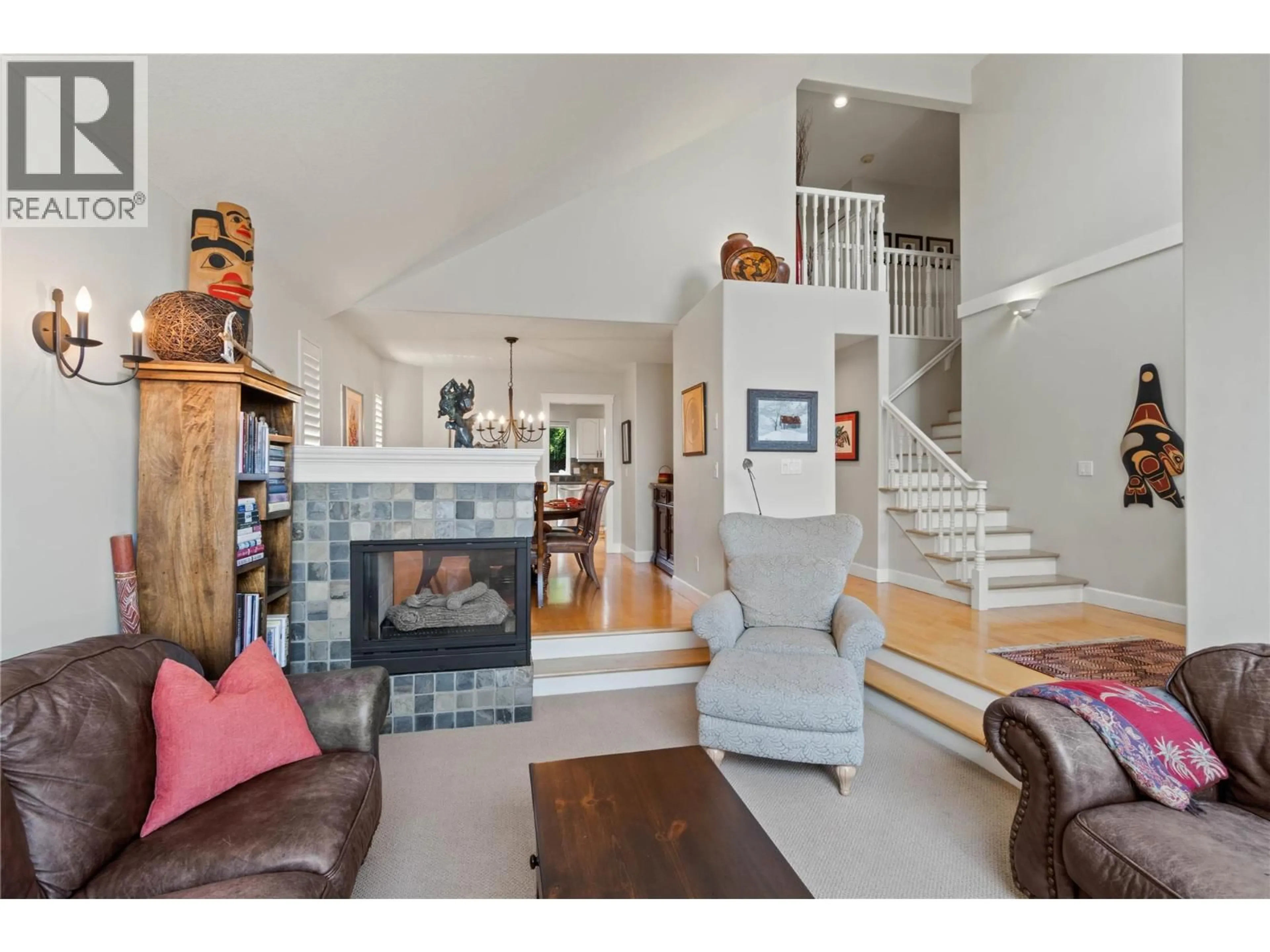 Living room with furniture, unknown for 2068 TANTALUS COURT, Kamloops British Columbia V2E2L4