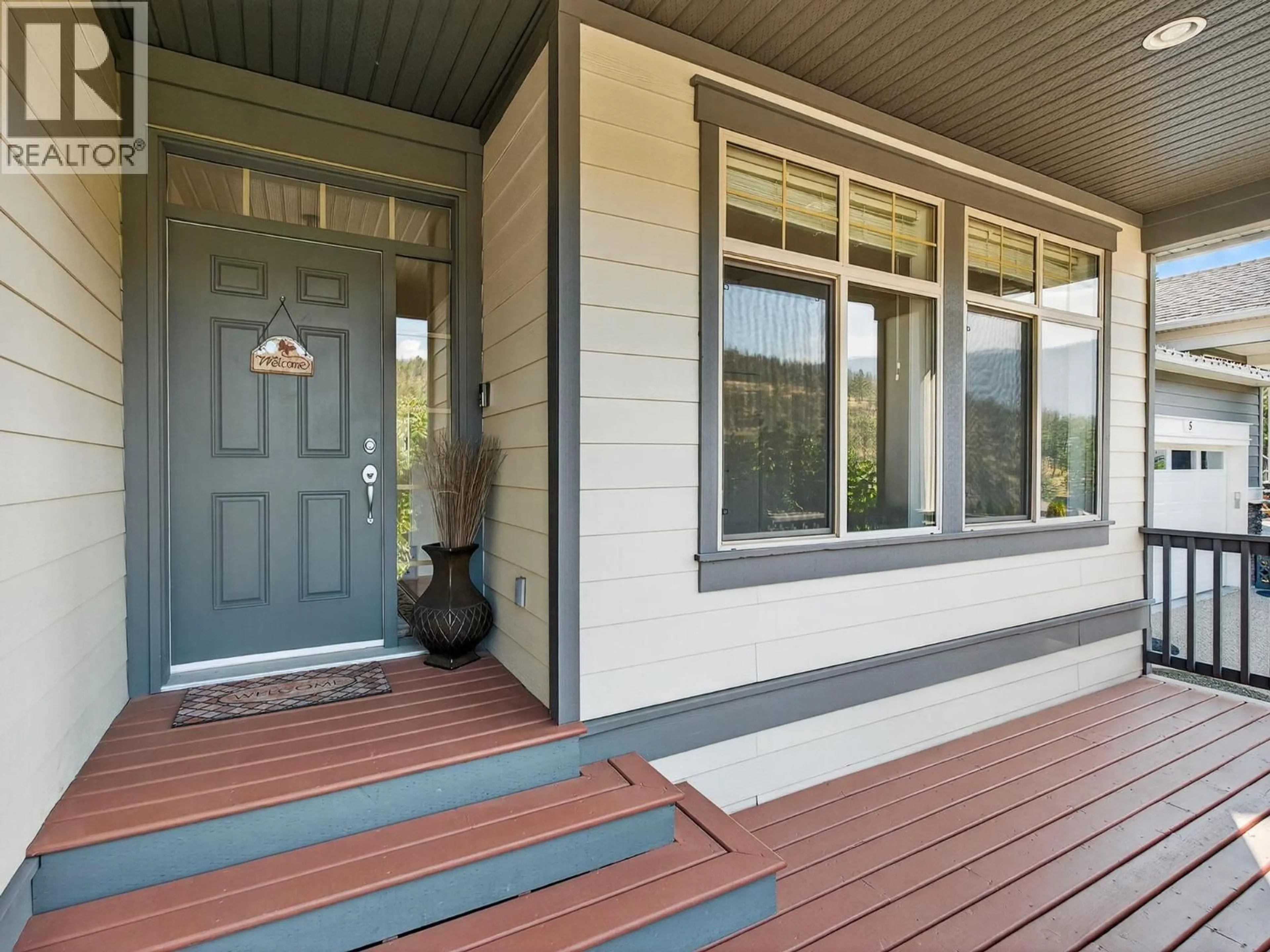 Home with vinyl exterior material, street for 4 - 2051 SUNVIEW DRIVE, West Kelowna British Columbia V1Z4C2