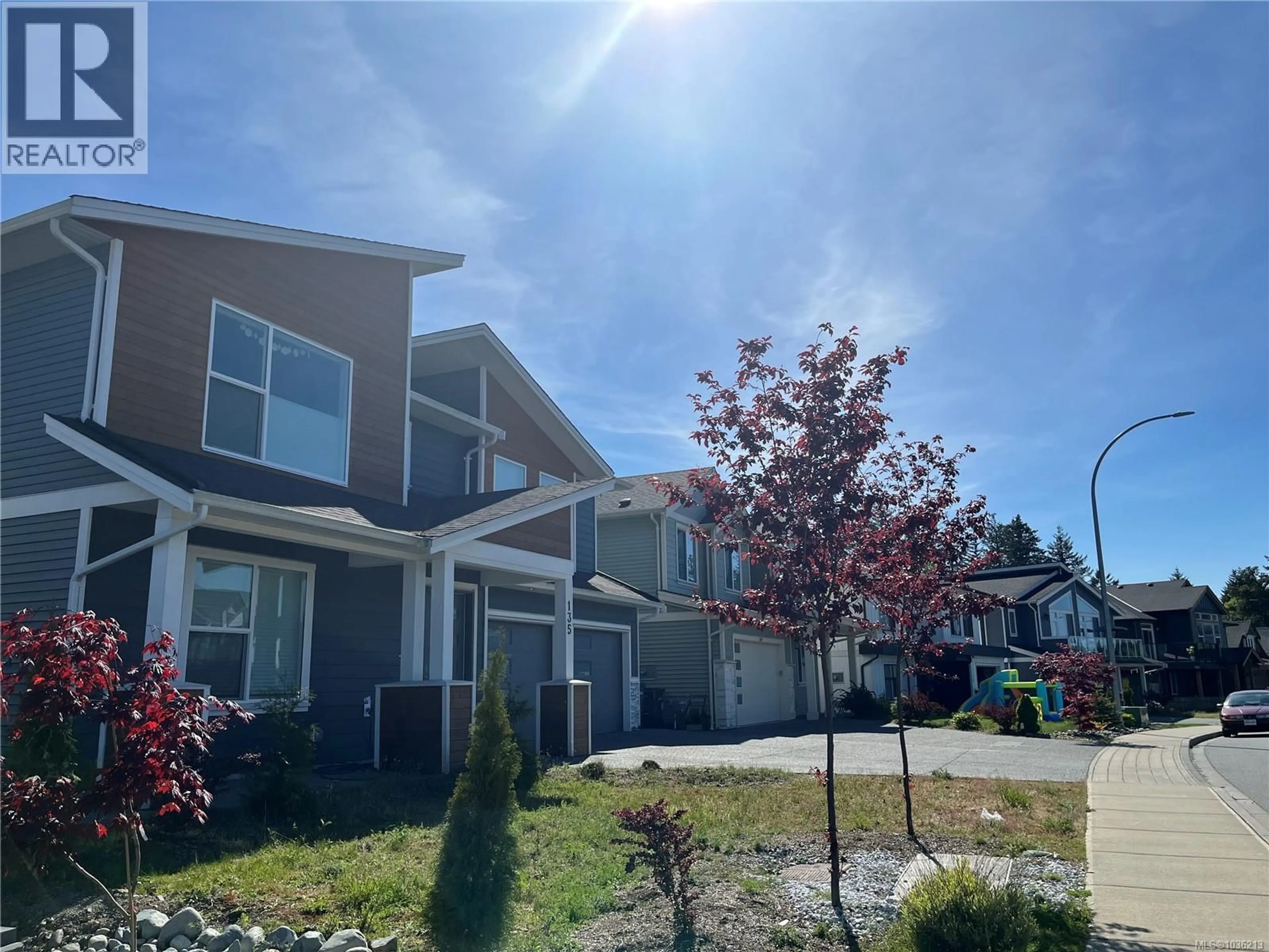 A pic from outside/outdoor area/front of a property/back of a property/a pic from drone, street for 135 LINDQUIST ROAD, Nanaimo British Columbia V9T0J9