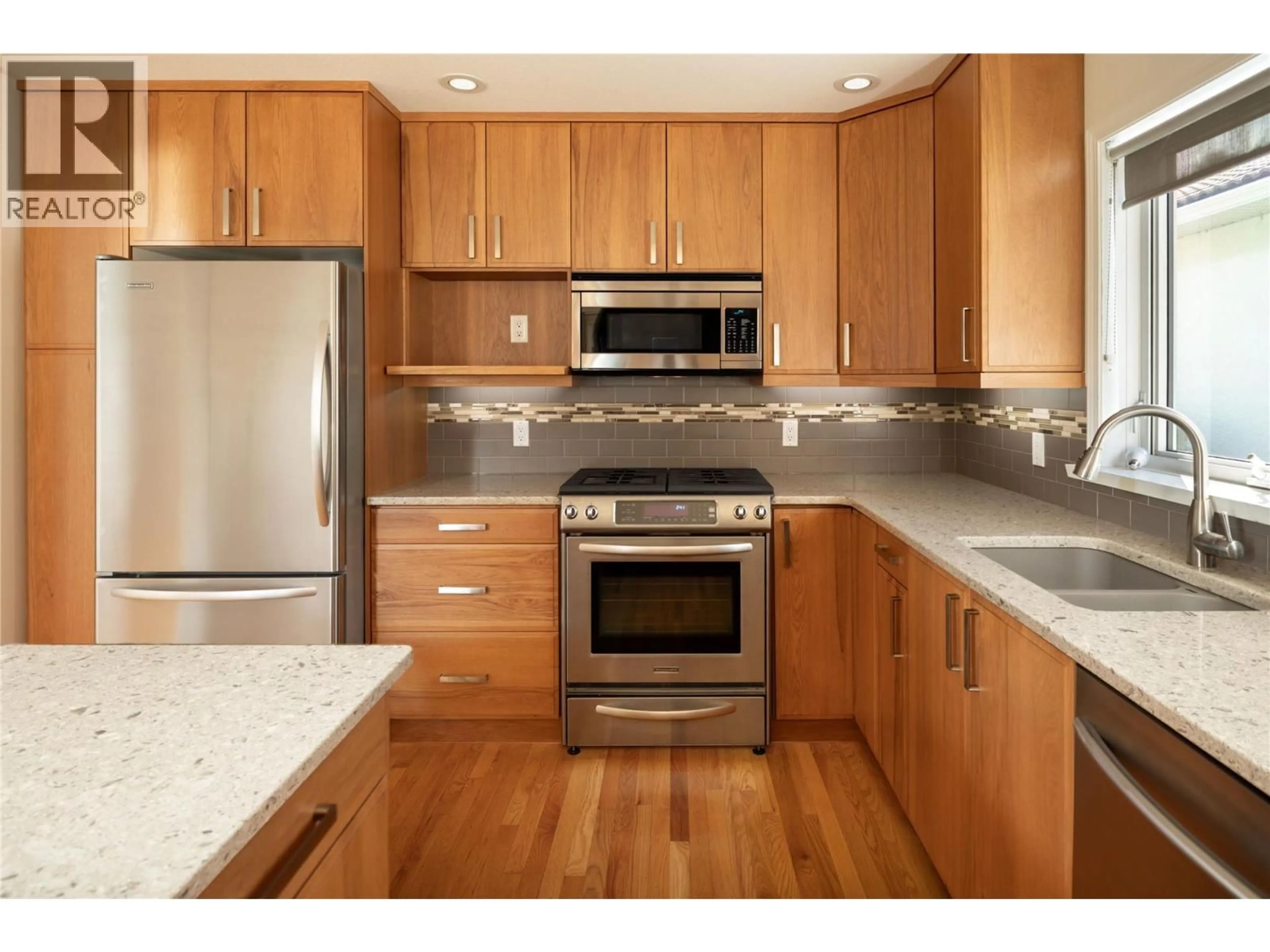 Standard kitchen, wood/laminate floor for 175 - 609 TRUSWELL ROAD, Kelowna British Columbia V1W3Z1