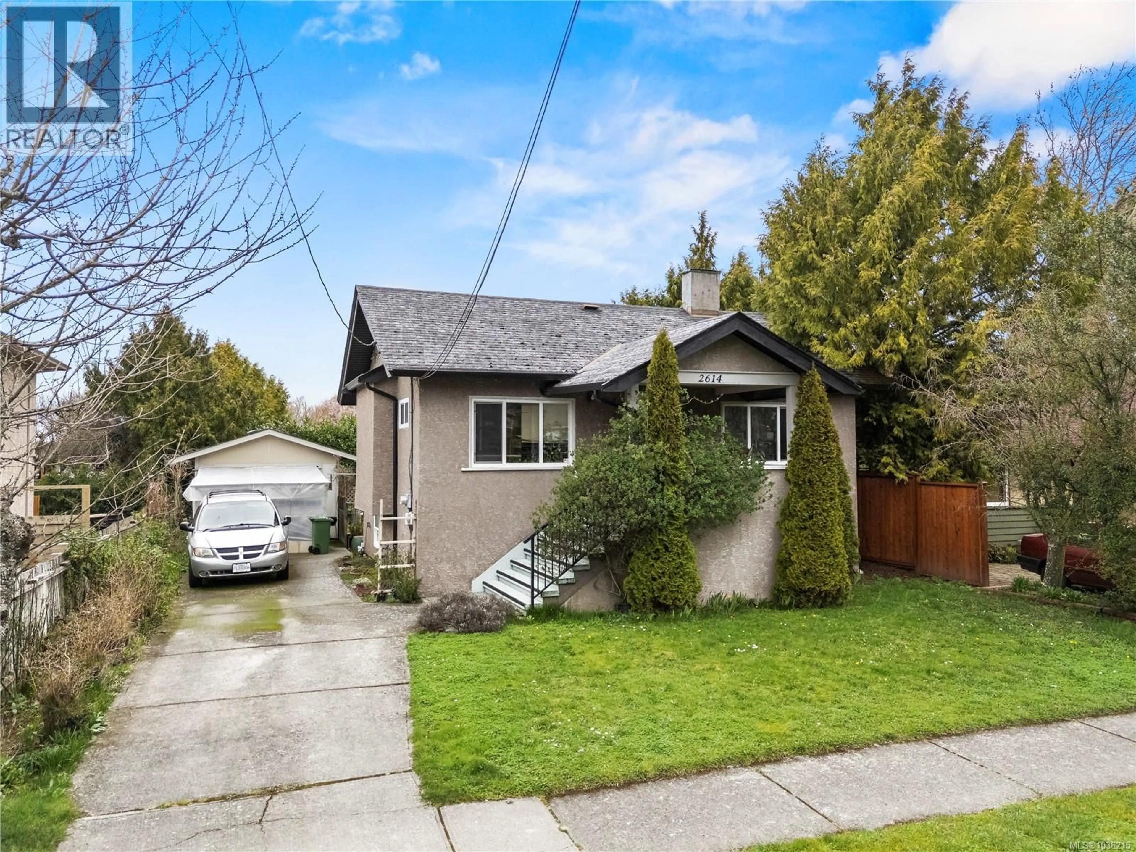 Home with vinyl exterior material, street for 2614 SCOTT STREET, Victoria British Columbia V8R4H9
