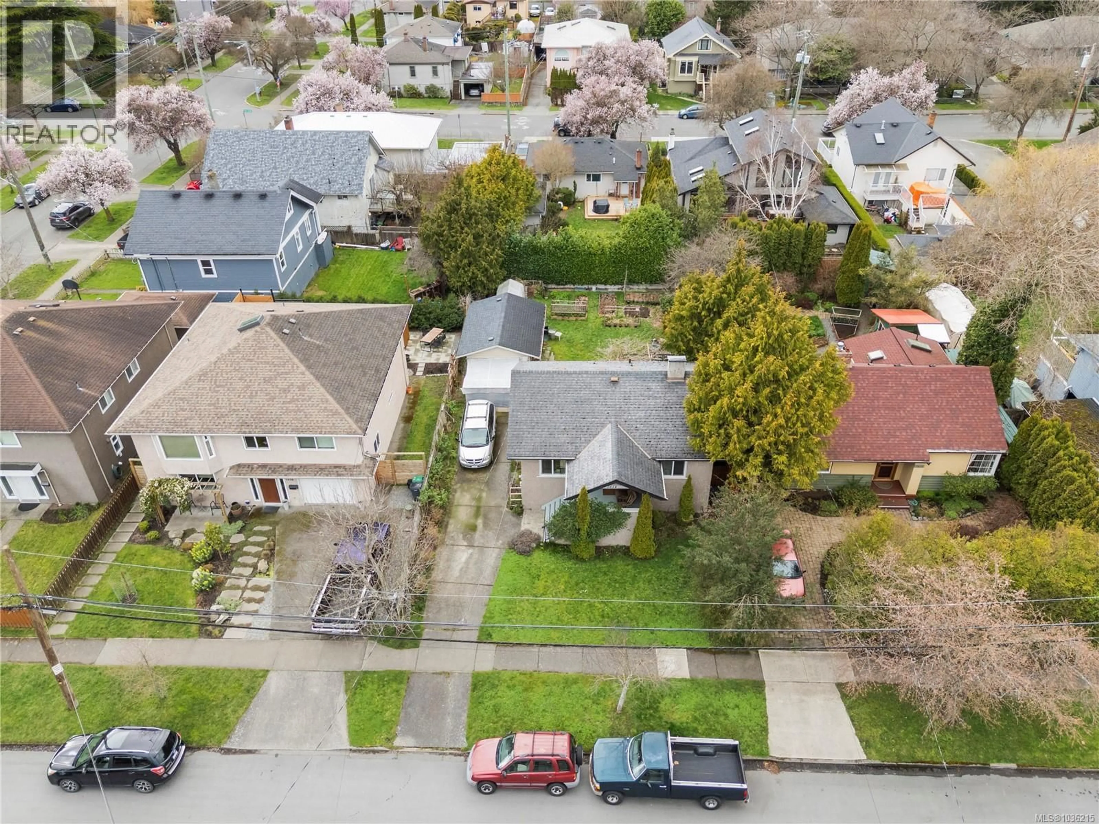 A pic from outside/outdoor area/front of a property/back of a property/a pic from drone, street for 2614 SCOTT STREET, Victoria British Columbia V8R4H9